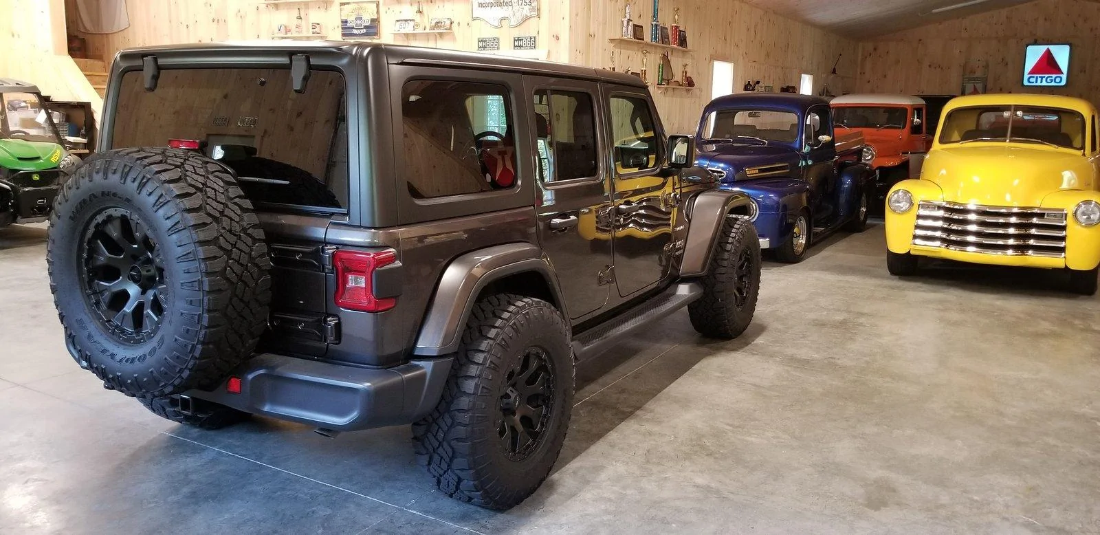 Jeep Wrangler JL Ordered the 35s and Fuel rims 20180828_120317