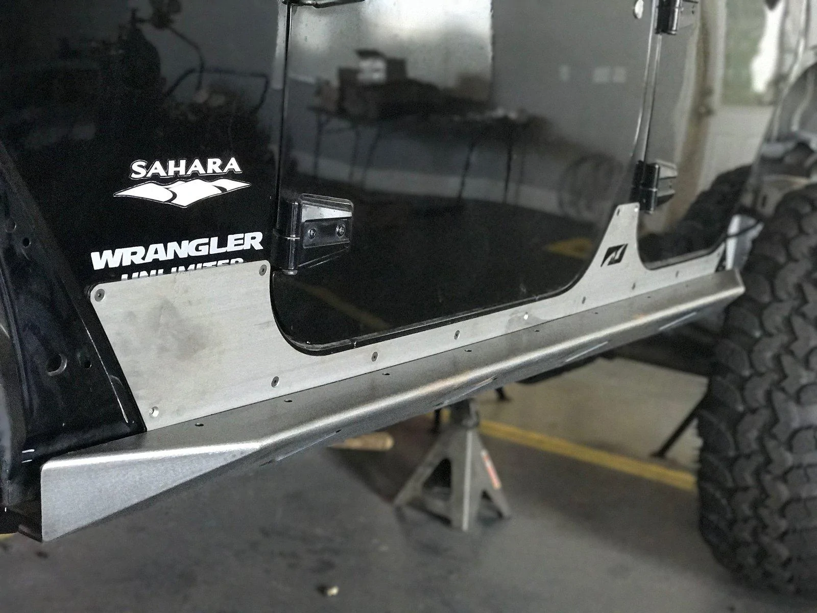 Jeep Wrangler JL Rubicon, Rock Rails + side steps? mb1042-7