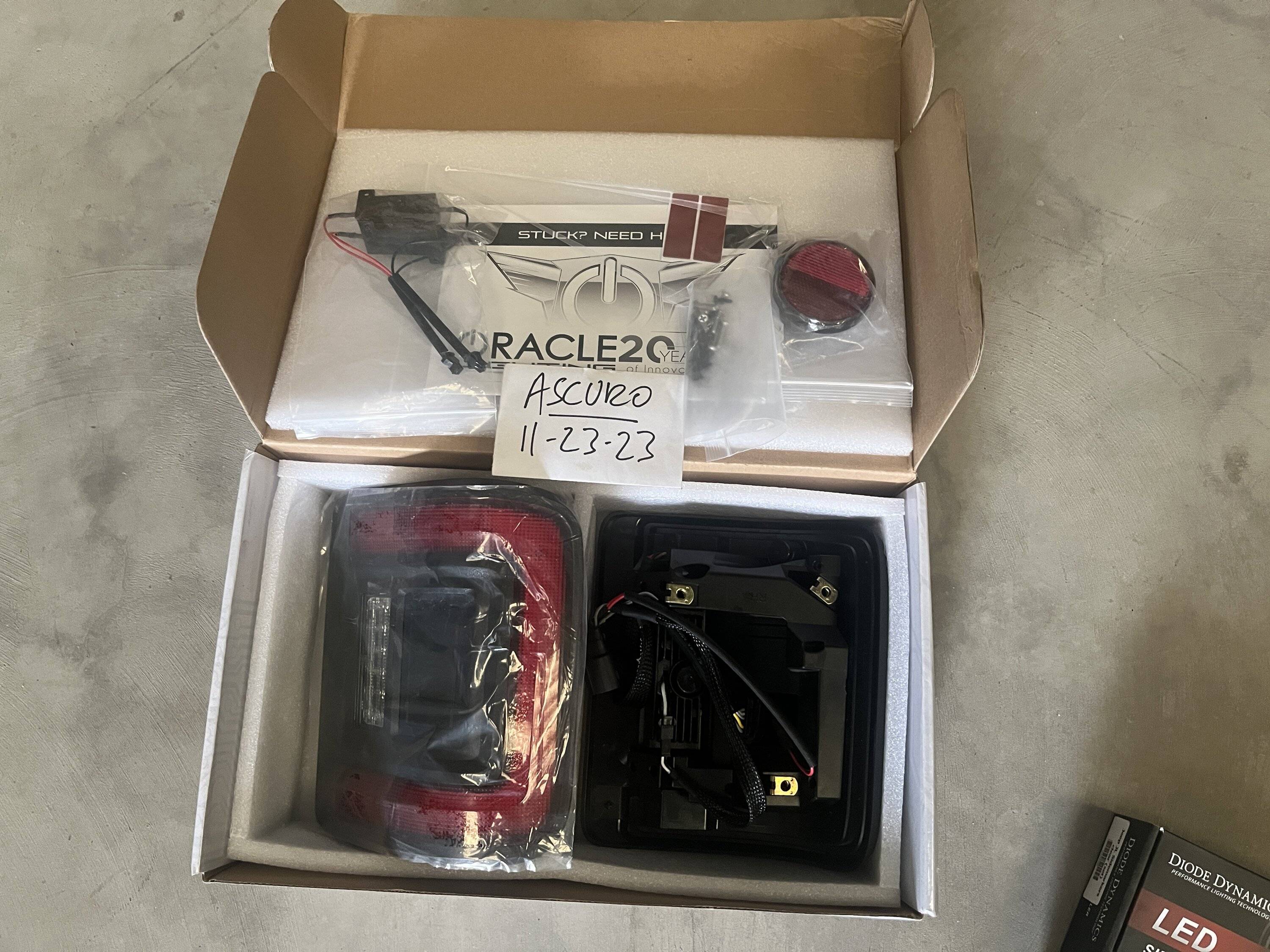 Jeep Wrangler JL Oracle flush LED tail lights, Diode Dynamics LED side markers IMG_5707.JPG
