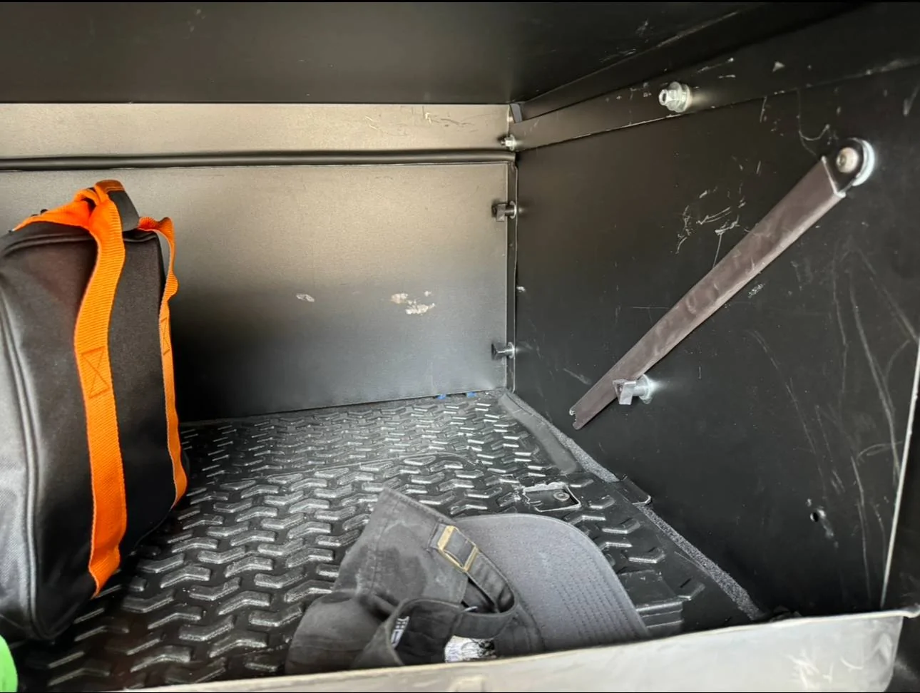 Jeep Wrangler JL Tuffy Security Enclosure FS IMG_5913