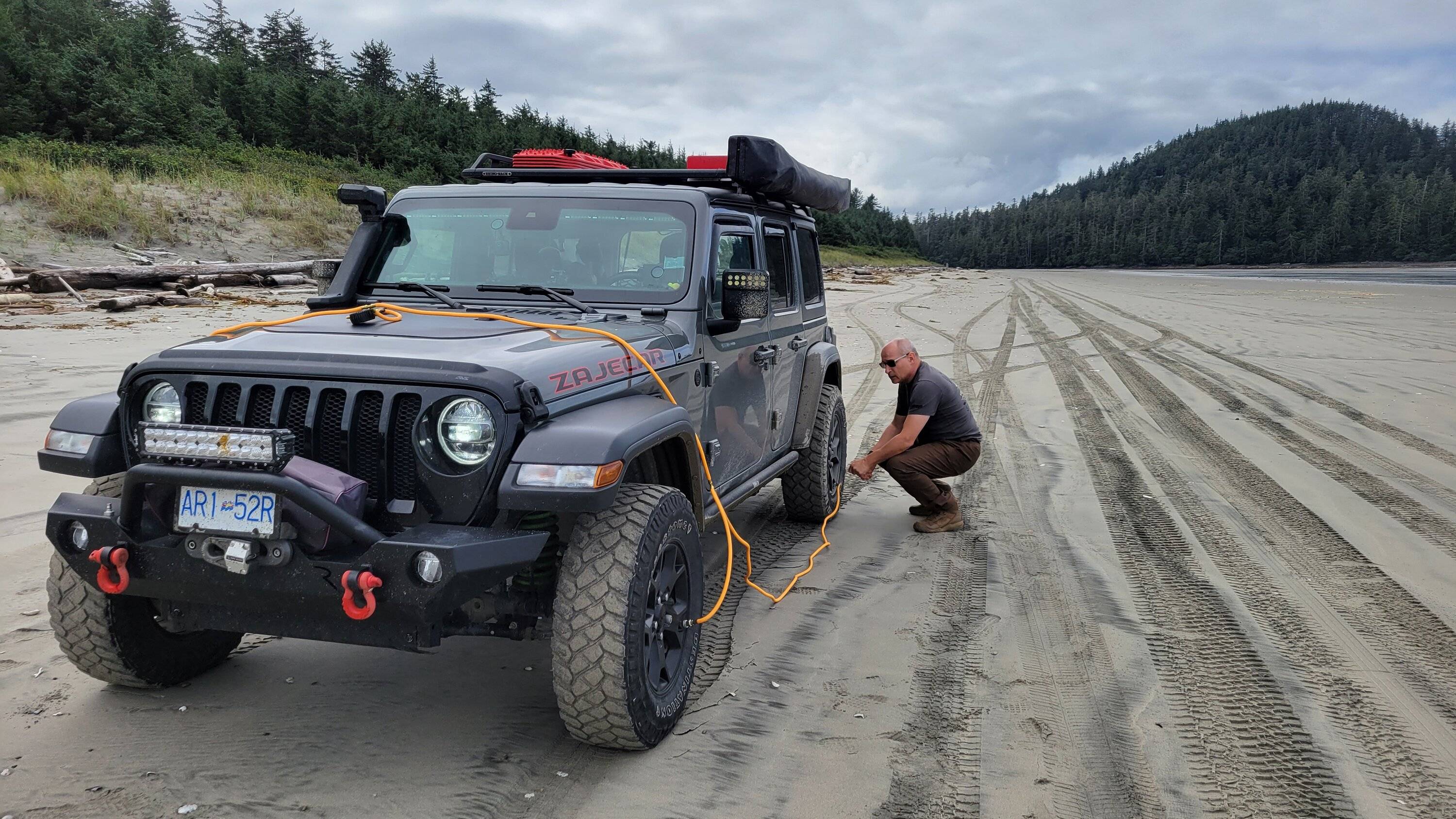 Jeep Wrangler JL Hard wire or portable air compressor? 20230906_124647