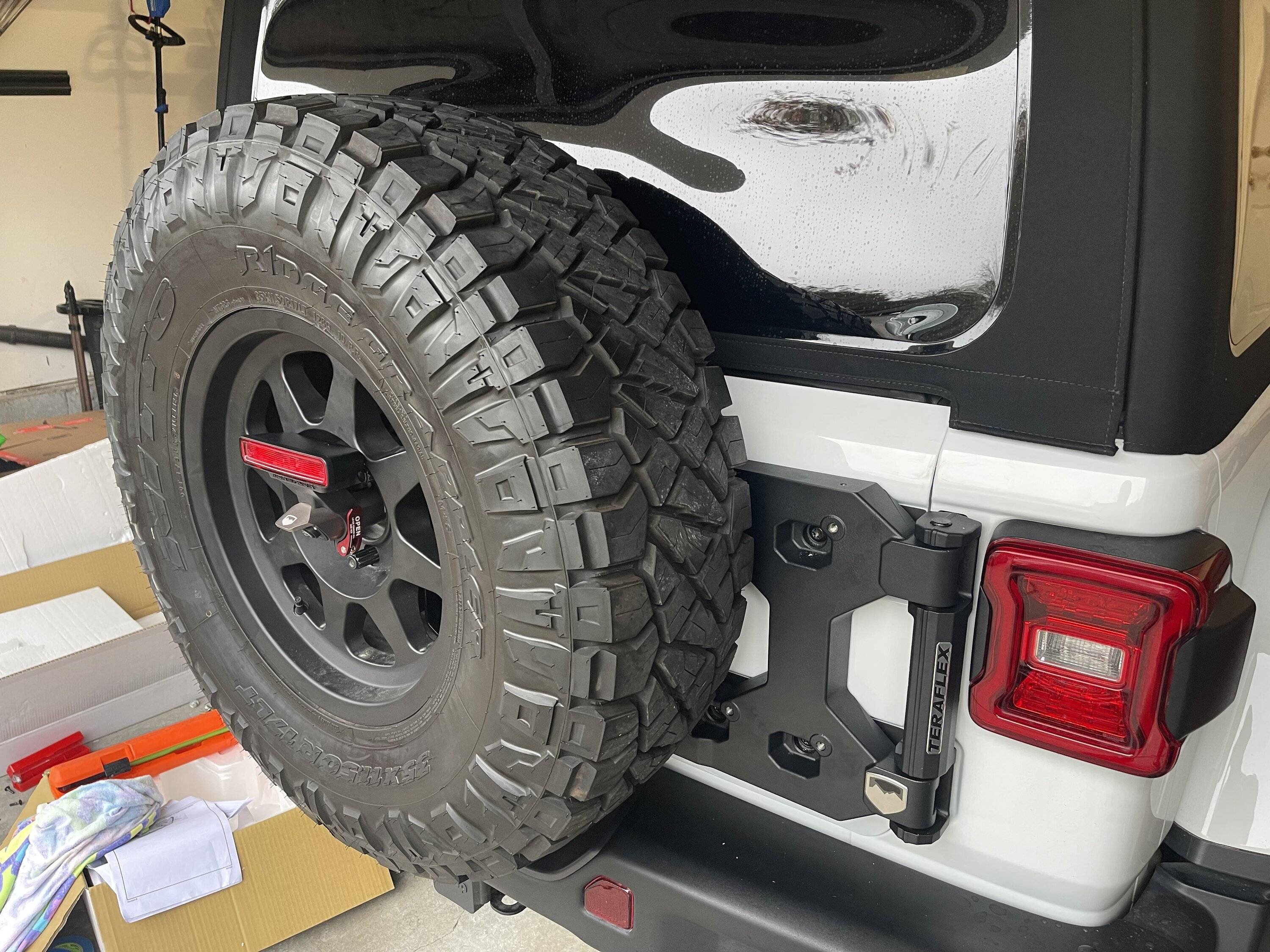 Jeep Wrangler JL Terflex Alpha HD Hinged Spare Tire Carrier IMG_3596
