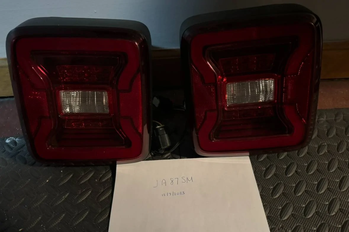 Jeep Wrangler JL Raxiom Red LED Taillights IMG_2978