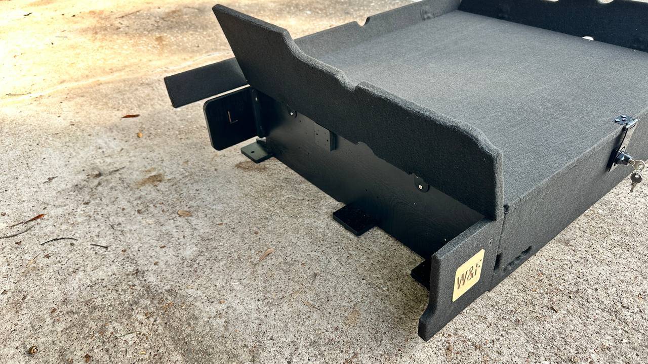 Jeep Wrangler JL 4xe sleeping platform photo1702316093