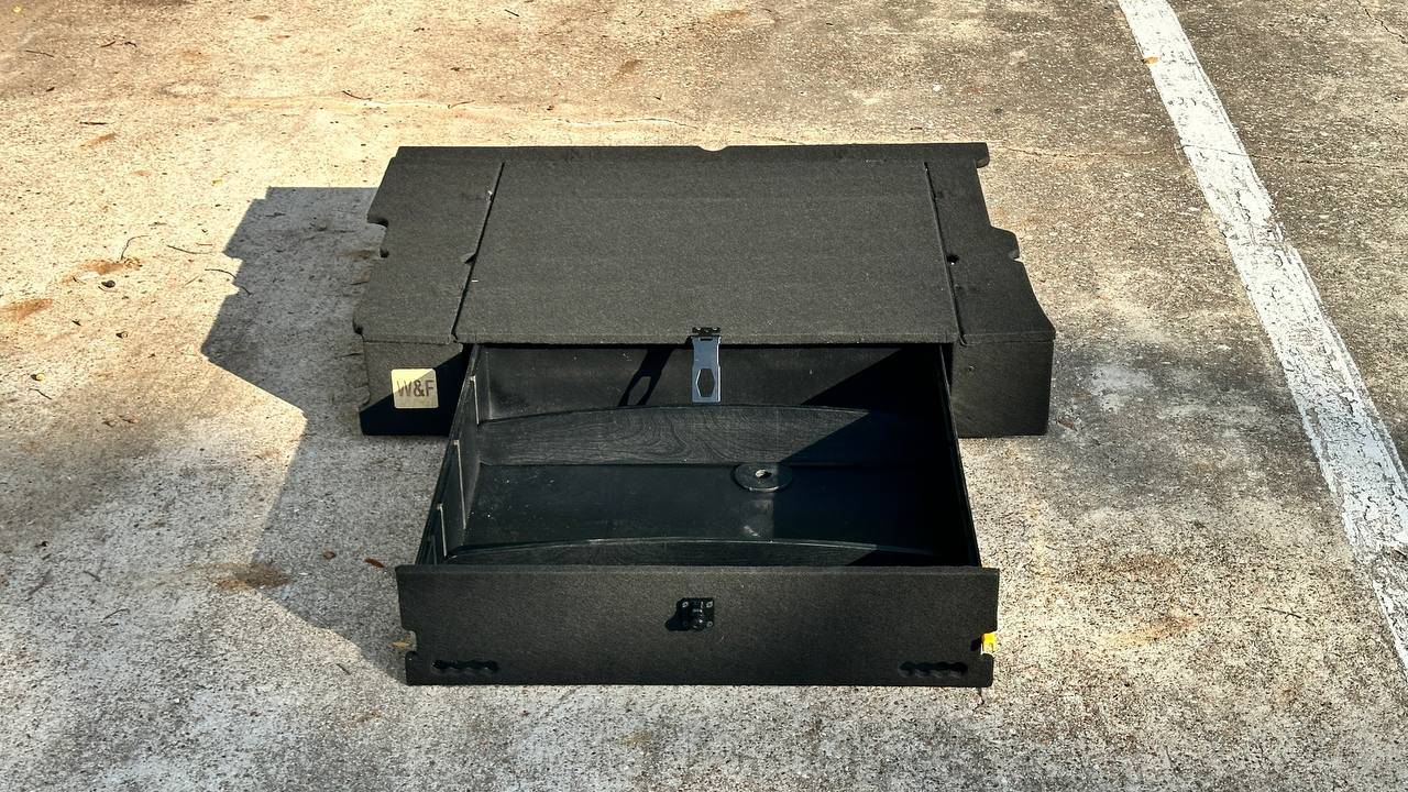 Jeep Wrangler JL 4xe sleeping platform photo1702316071