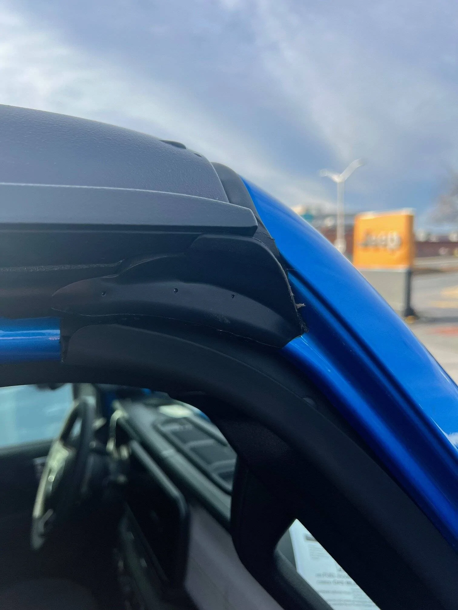 Jeep Wrangler JL Sunrider install Freedom Top closed Fla