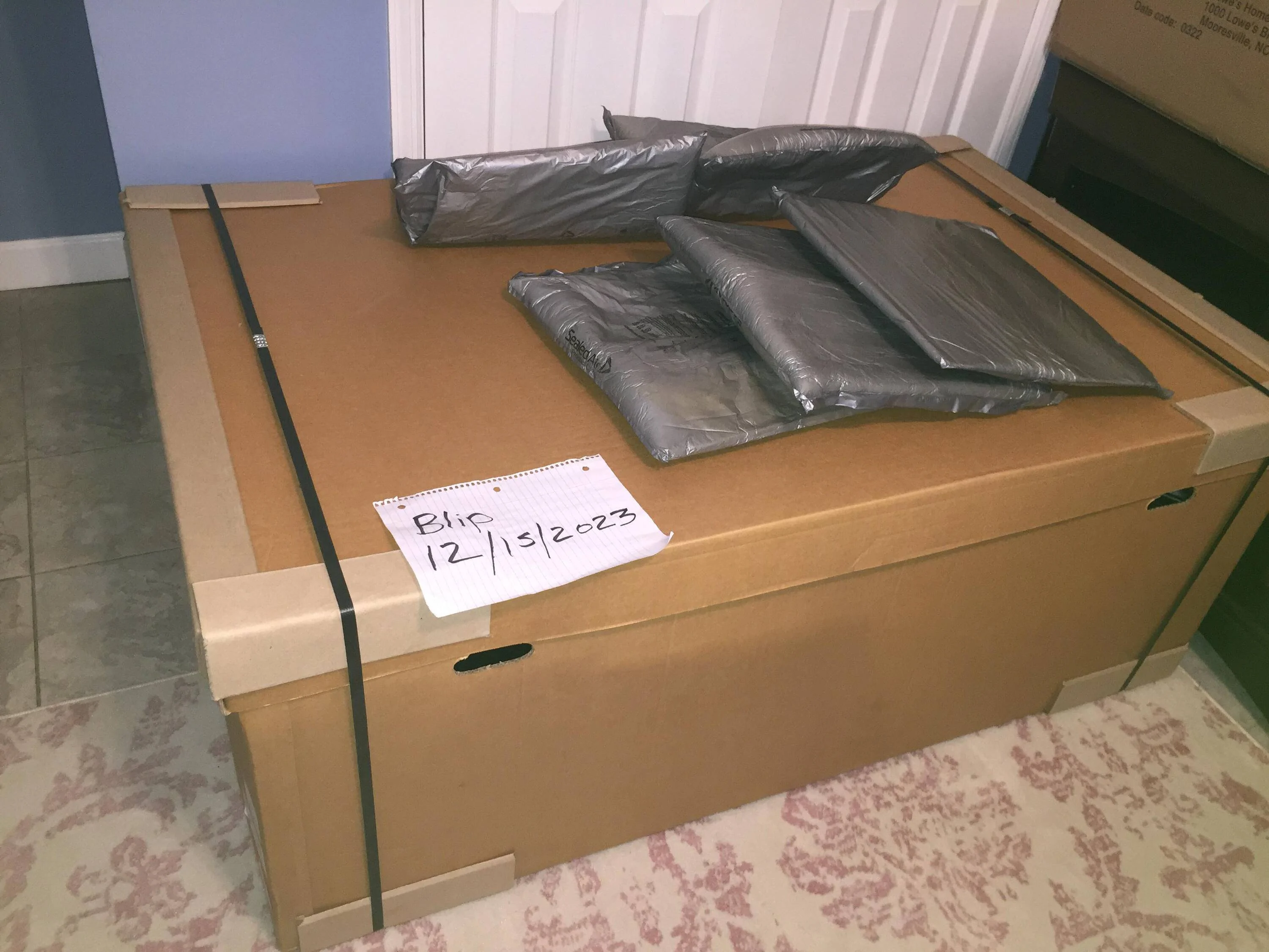Jeep Wrangler JL New in box Unopened soft top kit. 1400 bucks _nc_ohc=rmFIeWaPAX8AX9A0foR&_nc_ht=scontent-atl3-2