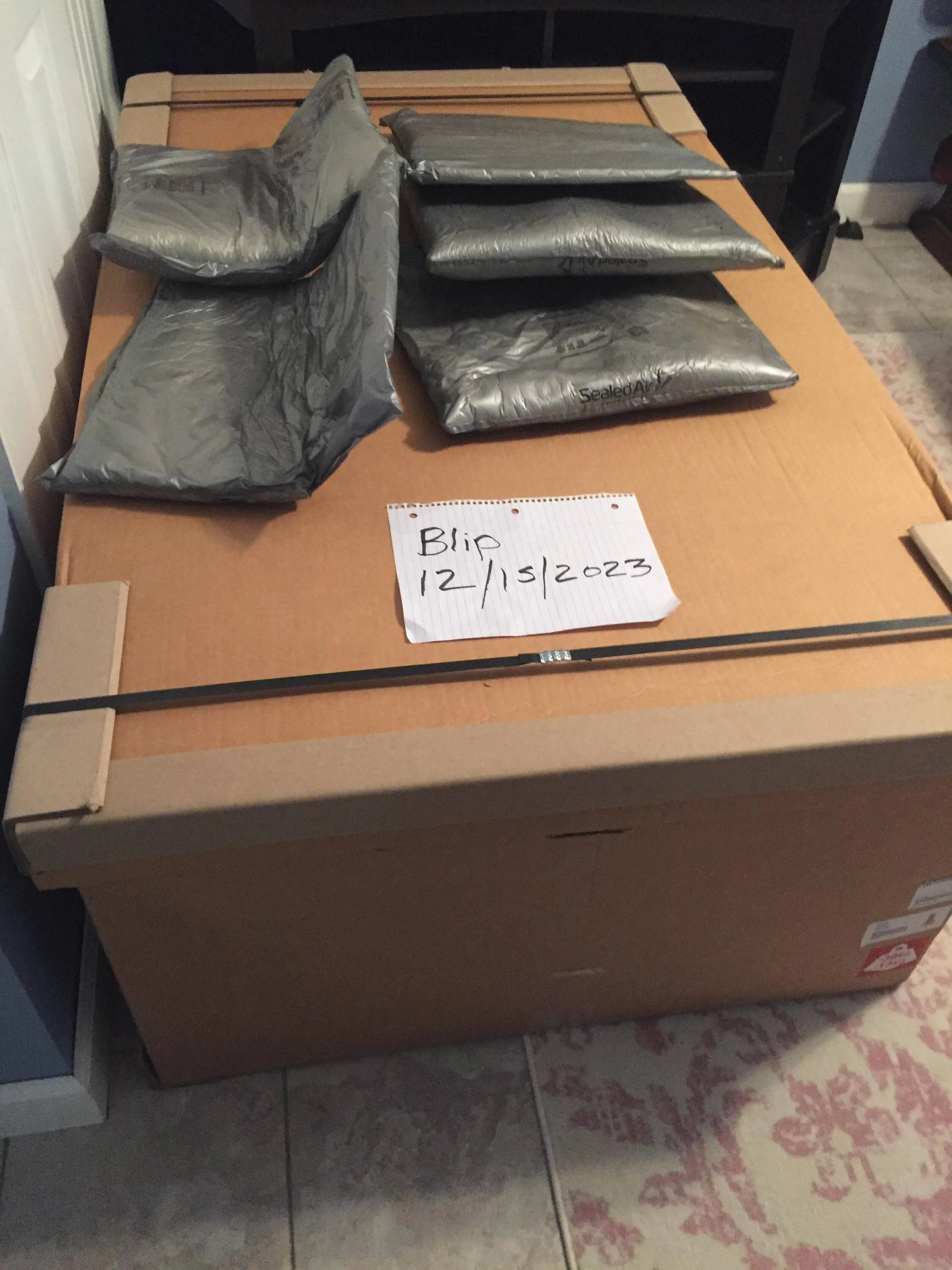 Jeep Wrangler JL New in box Unopened soft top kit. 1400 bucks _nc_ohc=KfVDQfn-vsMAX8lYE8N&_nc_ht=scontent-atl3-1