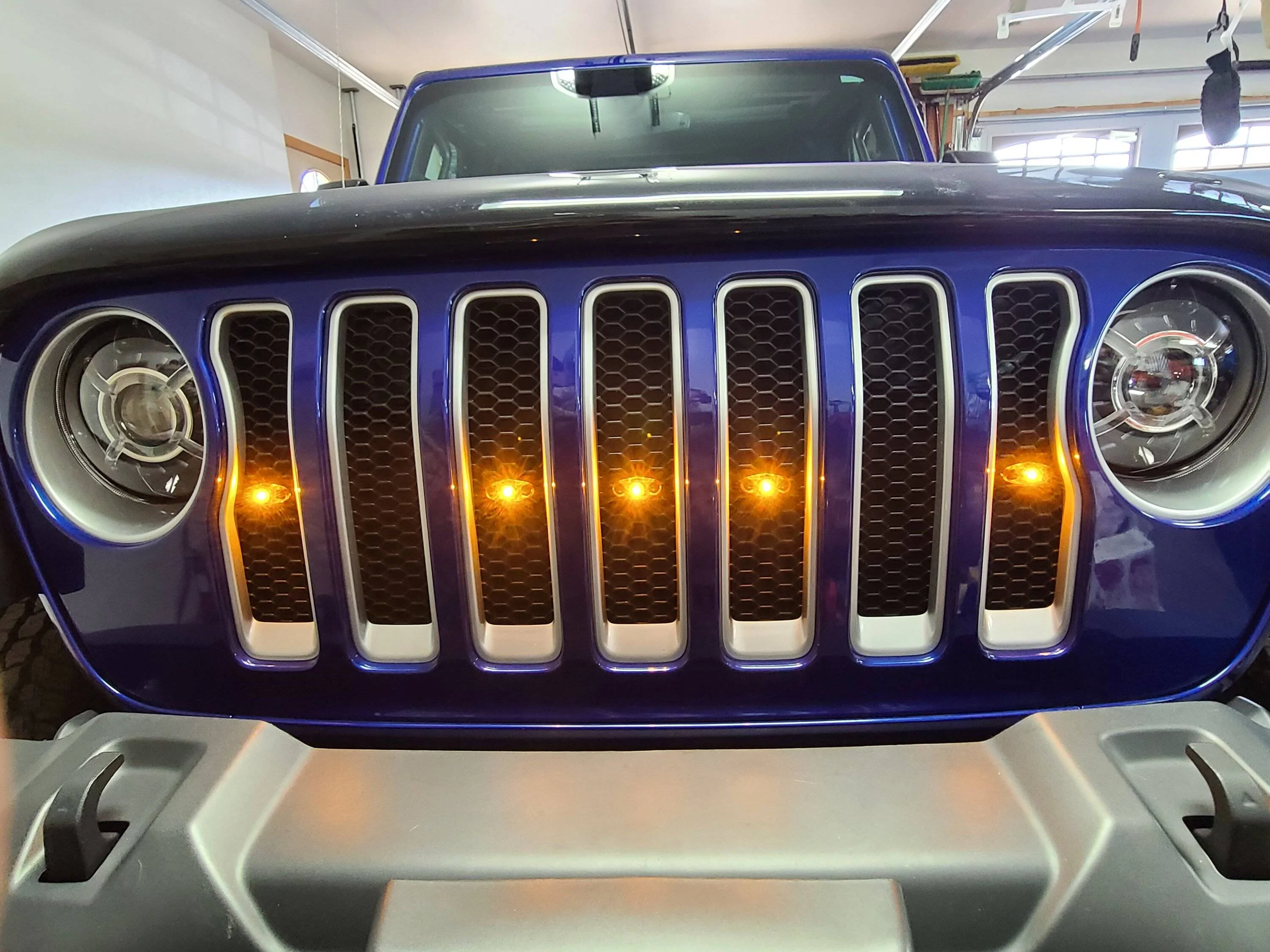 Jeep Wrangler JL Pic Request: Pre Runner Grill Lights 20230204_125748