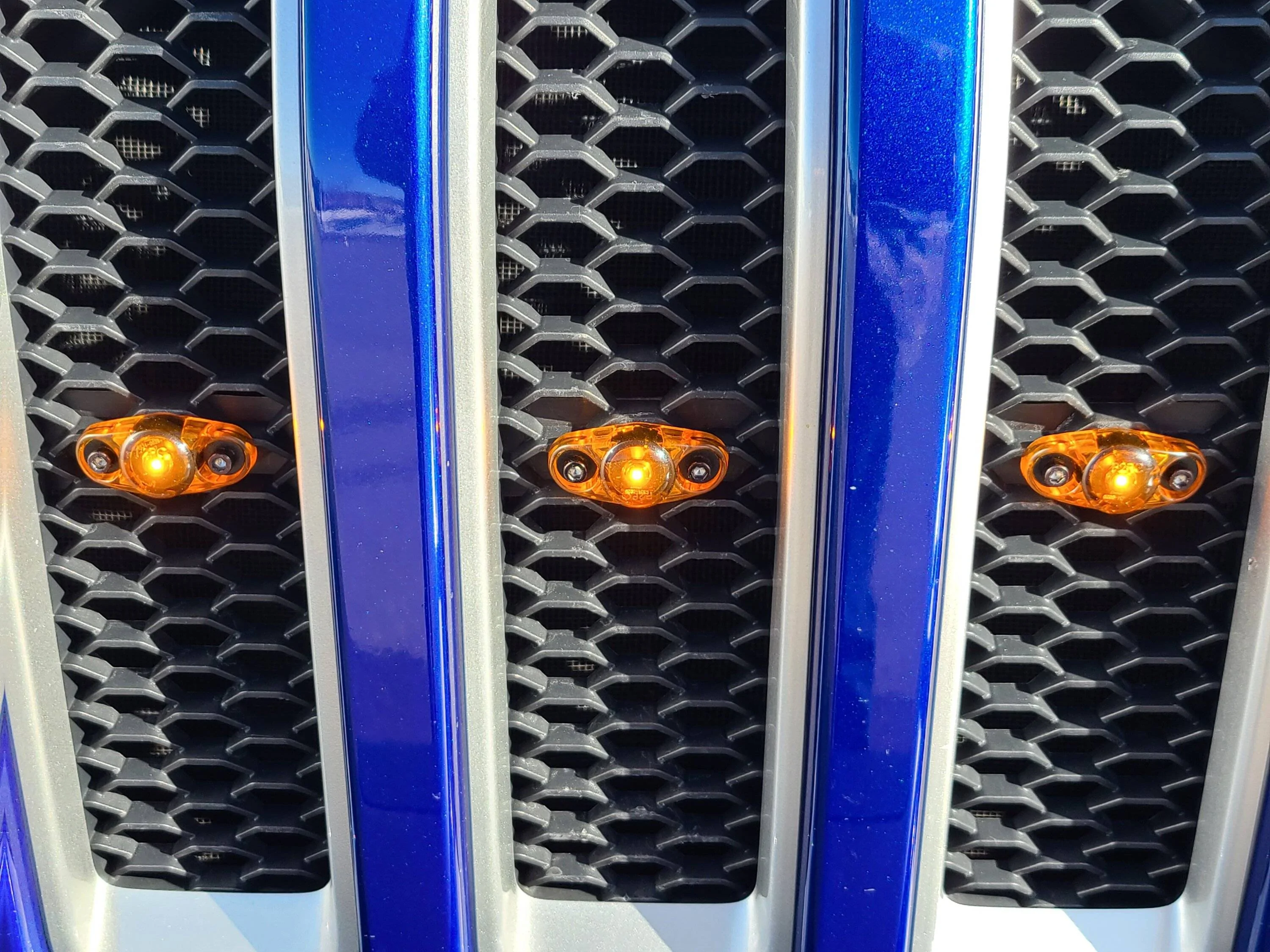 Jeep Wrangler JL Pic Request: Pre Runner Grill Lights 20230204_133911