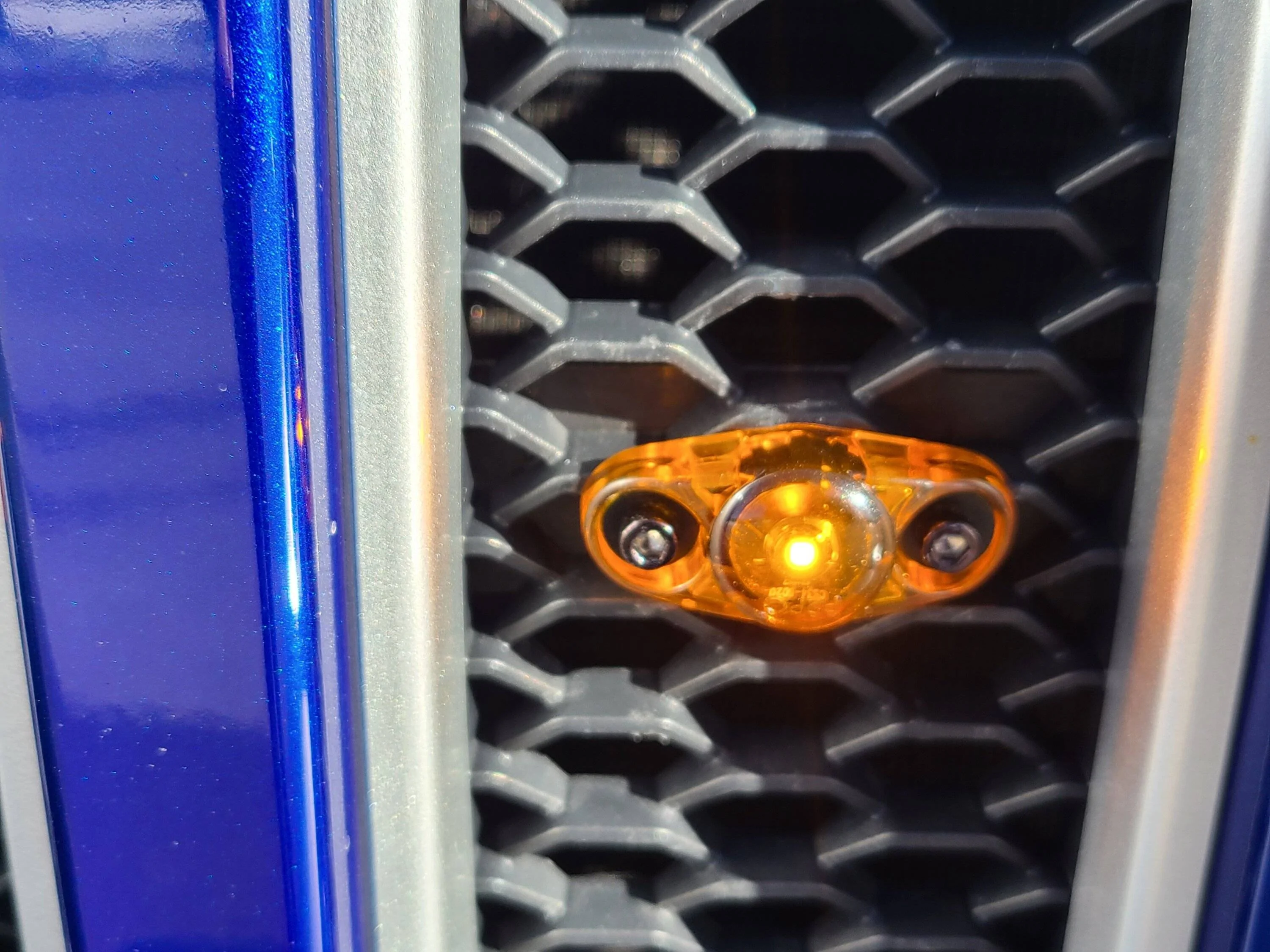 Jeep Wrangler JL Pic Request: Pre Runner Grill Lights 20230204_133915