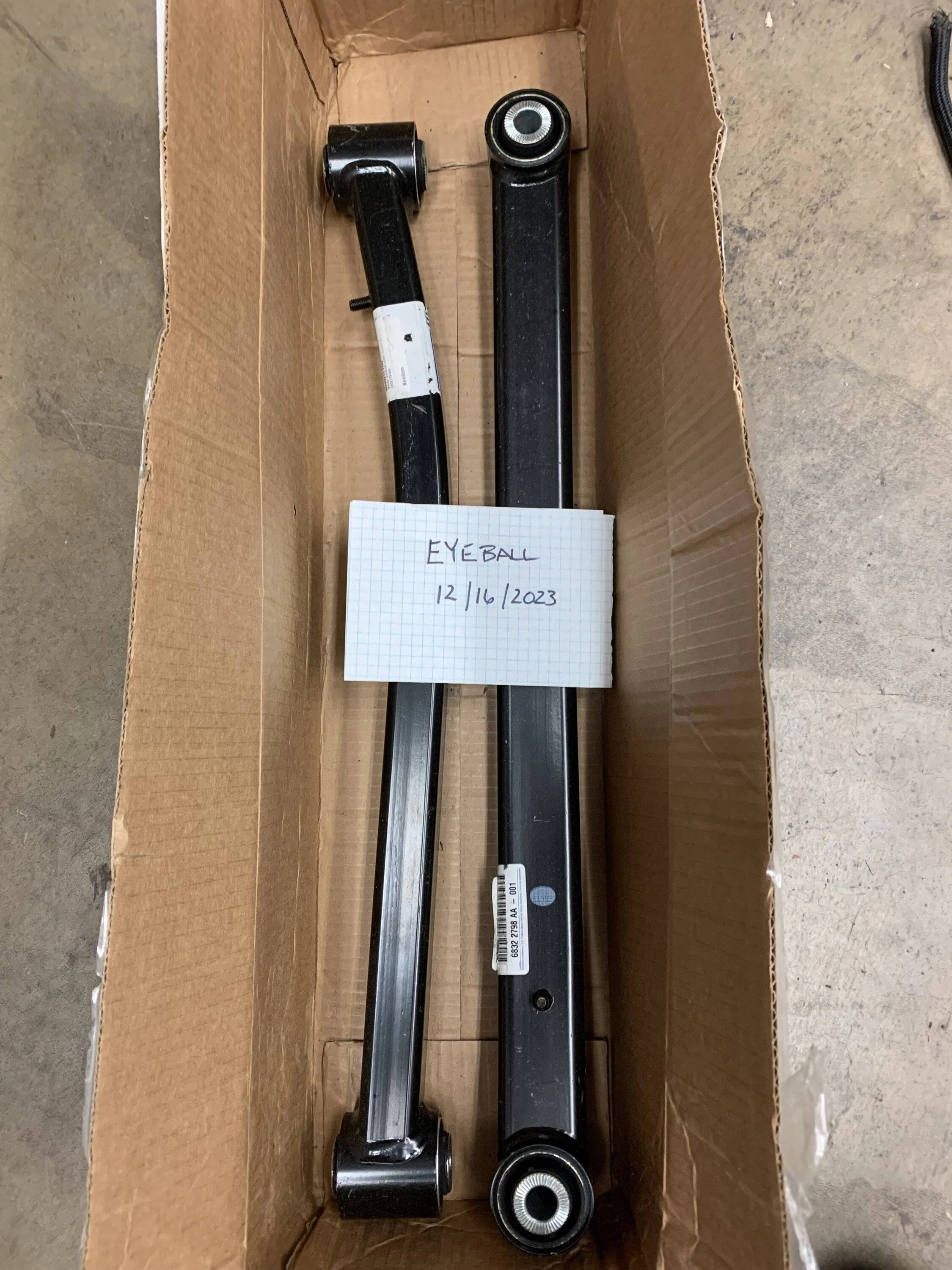 Jeep Wrangler JL NIB Mopar Extended Lower Control Arm Set 68322798AA $25. IMG_1208