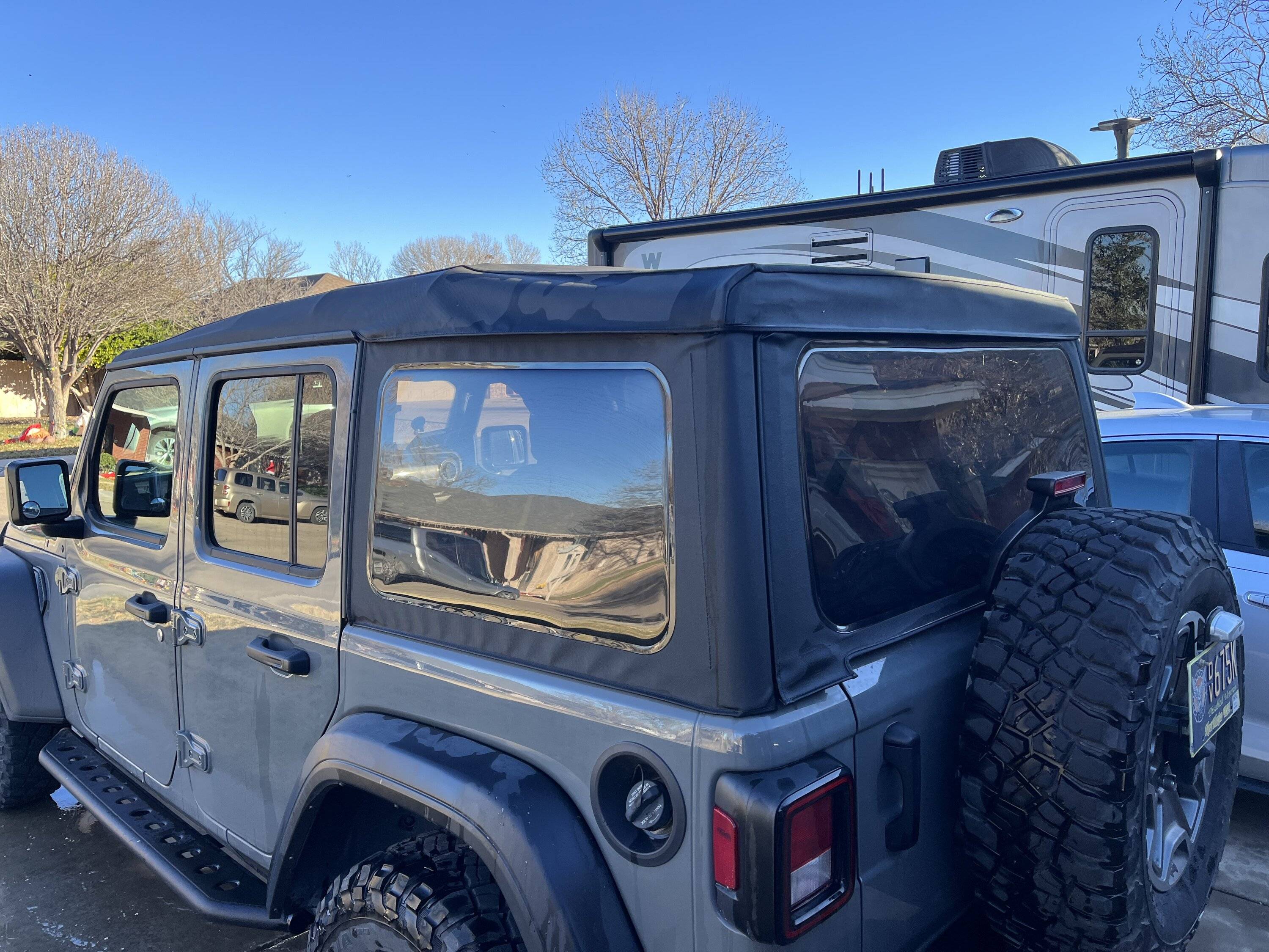 Jeep Wrangler JL Mopar Soft Top JLU IMG_3813