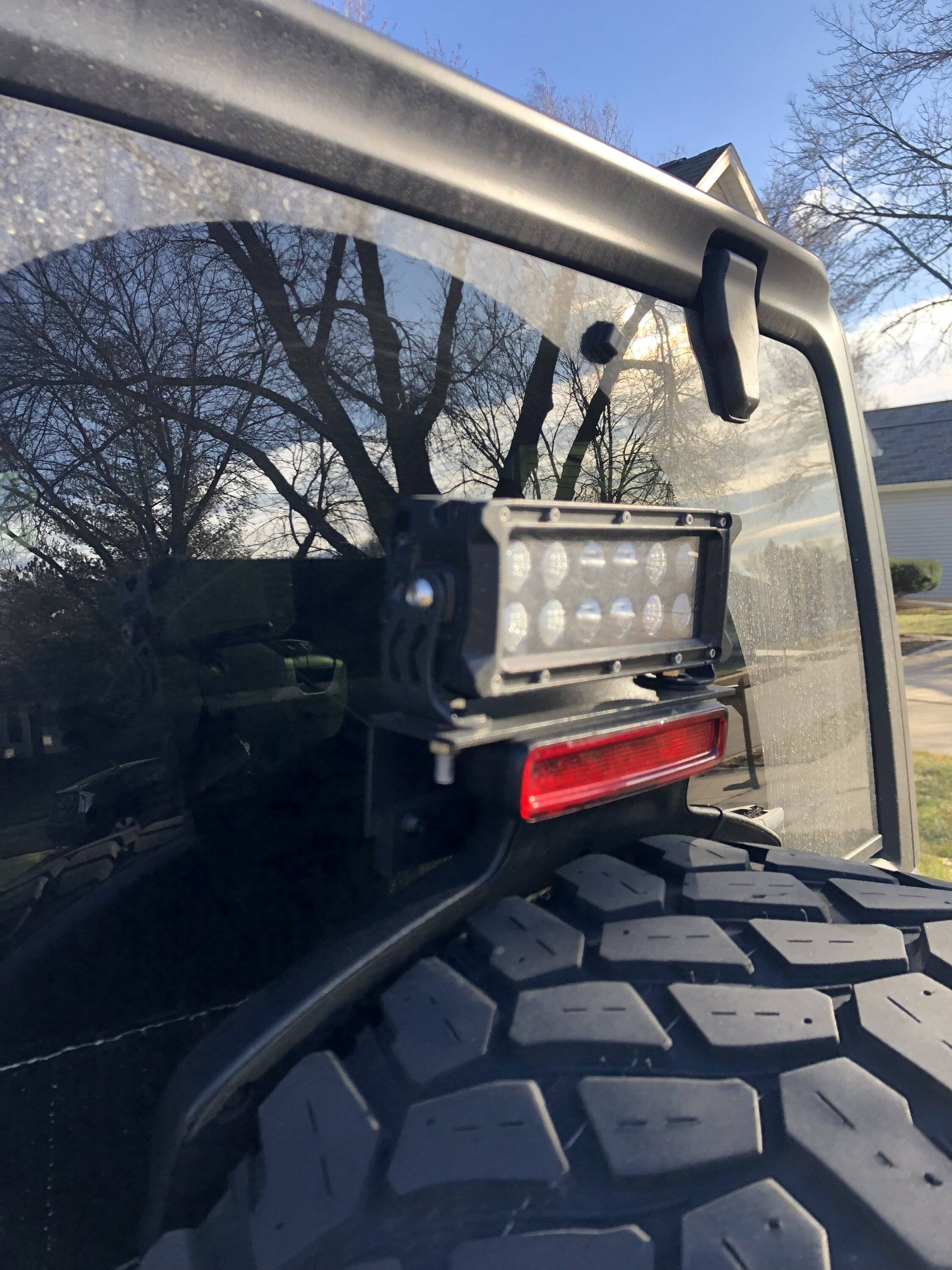 Jeep Wrangler JL Third brake light spot light 1FC08471-2AA3-4EC4-9AFF-14C32314E1E4
