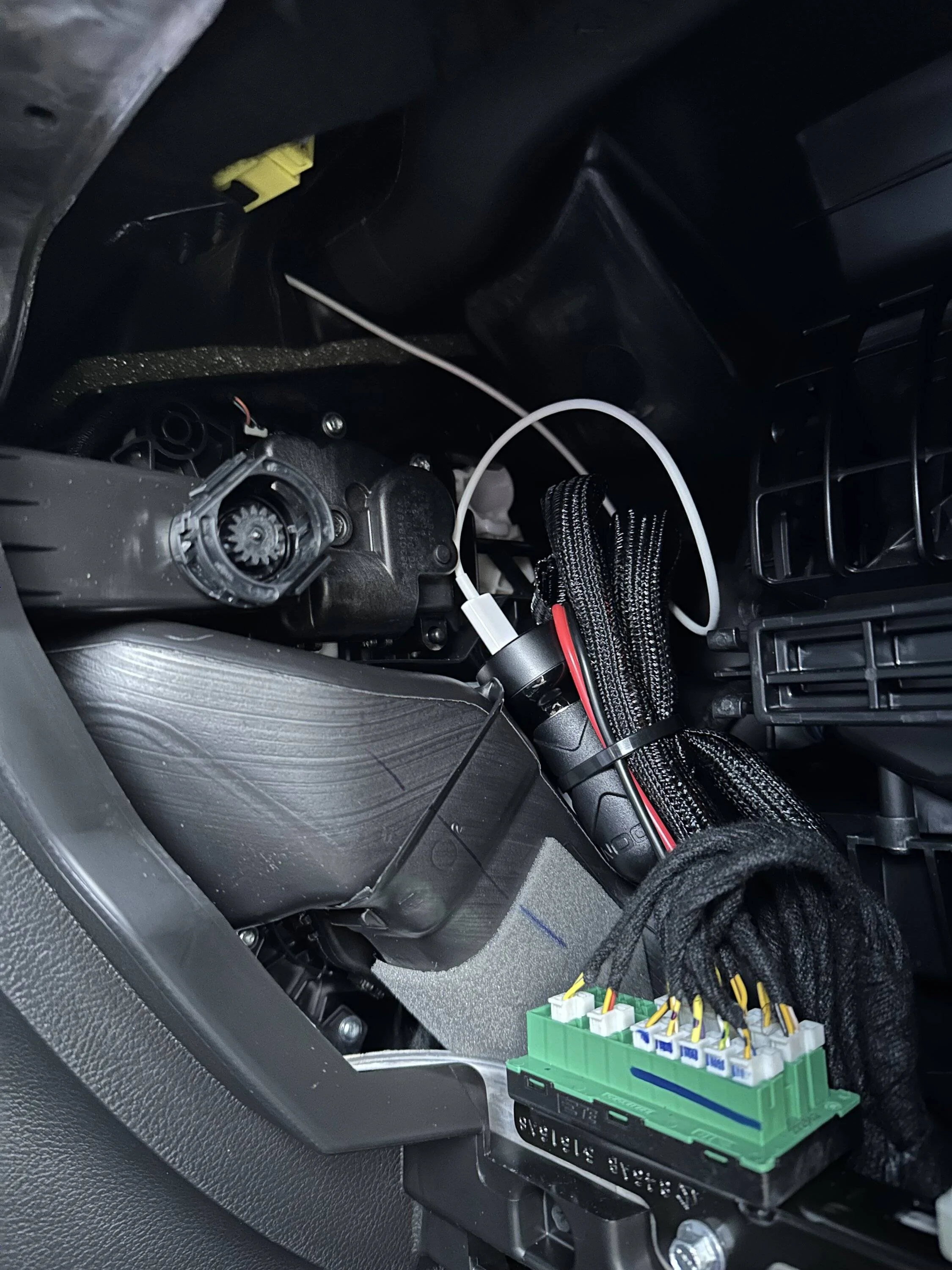 Jeep Wrangler JL USB-C Splitter IMG_1532