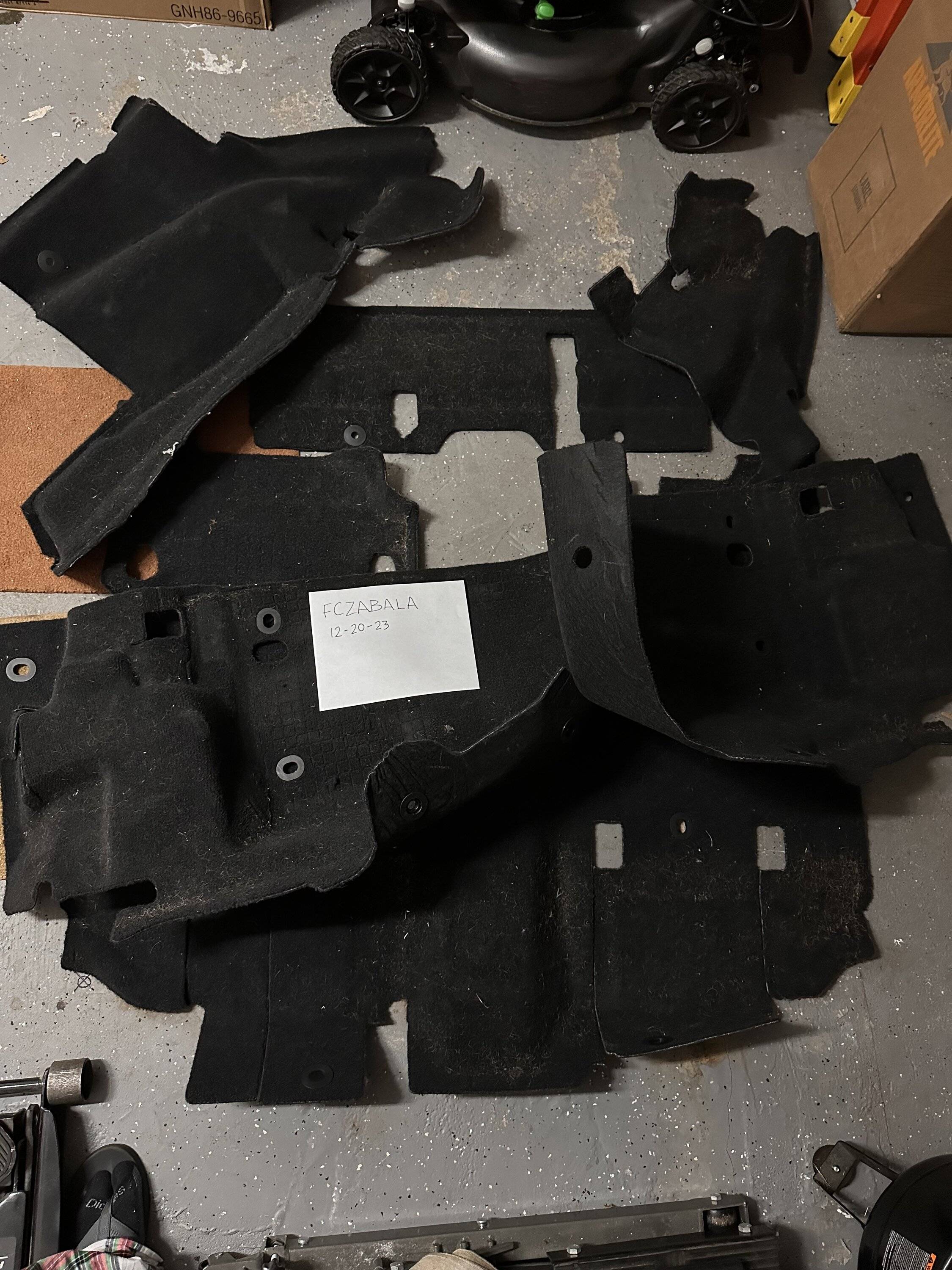 Jeep Wrangler JL Carpet and Mats IMG_4962