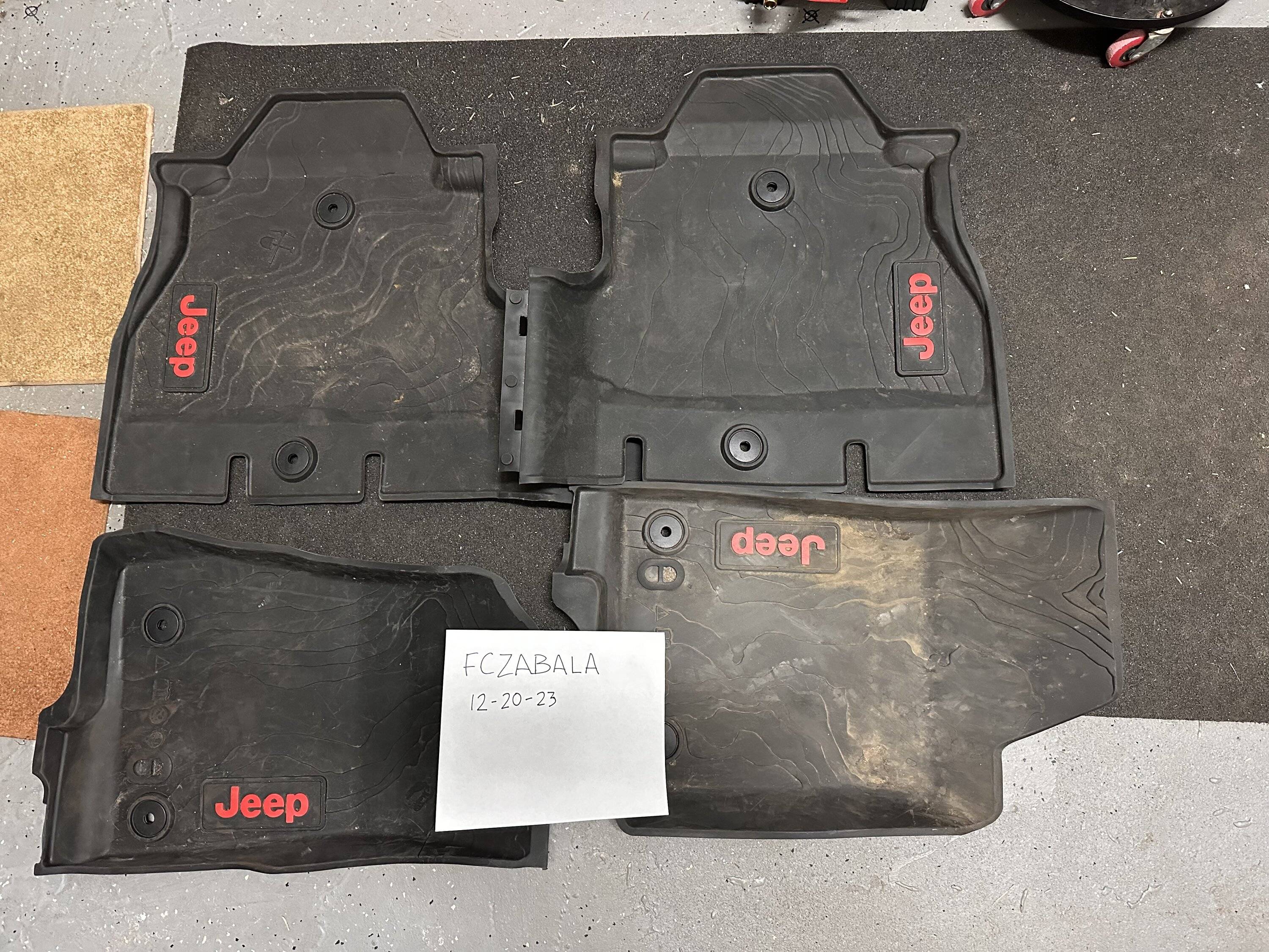 Jeep Wrangler JL Carpet and Mats IMG_4960