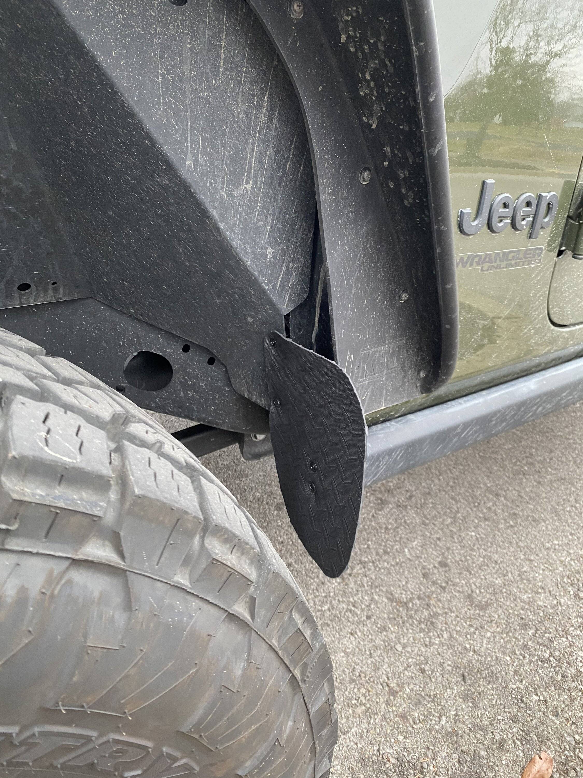 Jeep Wrangler JL Big mud flaps on a JLUR. 53D9623B-3412-467A-91BE-363211BD1CD1