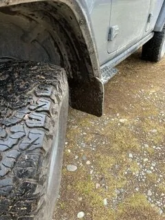 Jeep Wrangler JL Big mud flaps on a JLUR. Flap1