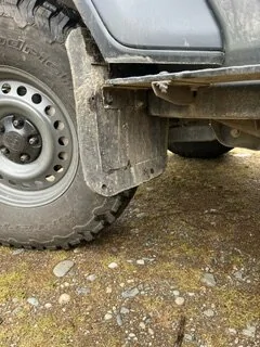 Jeep Wrangler JL Big mud flaps on a JLUR. Flap2