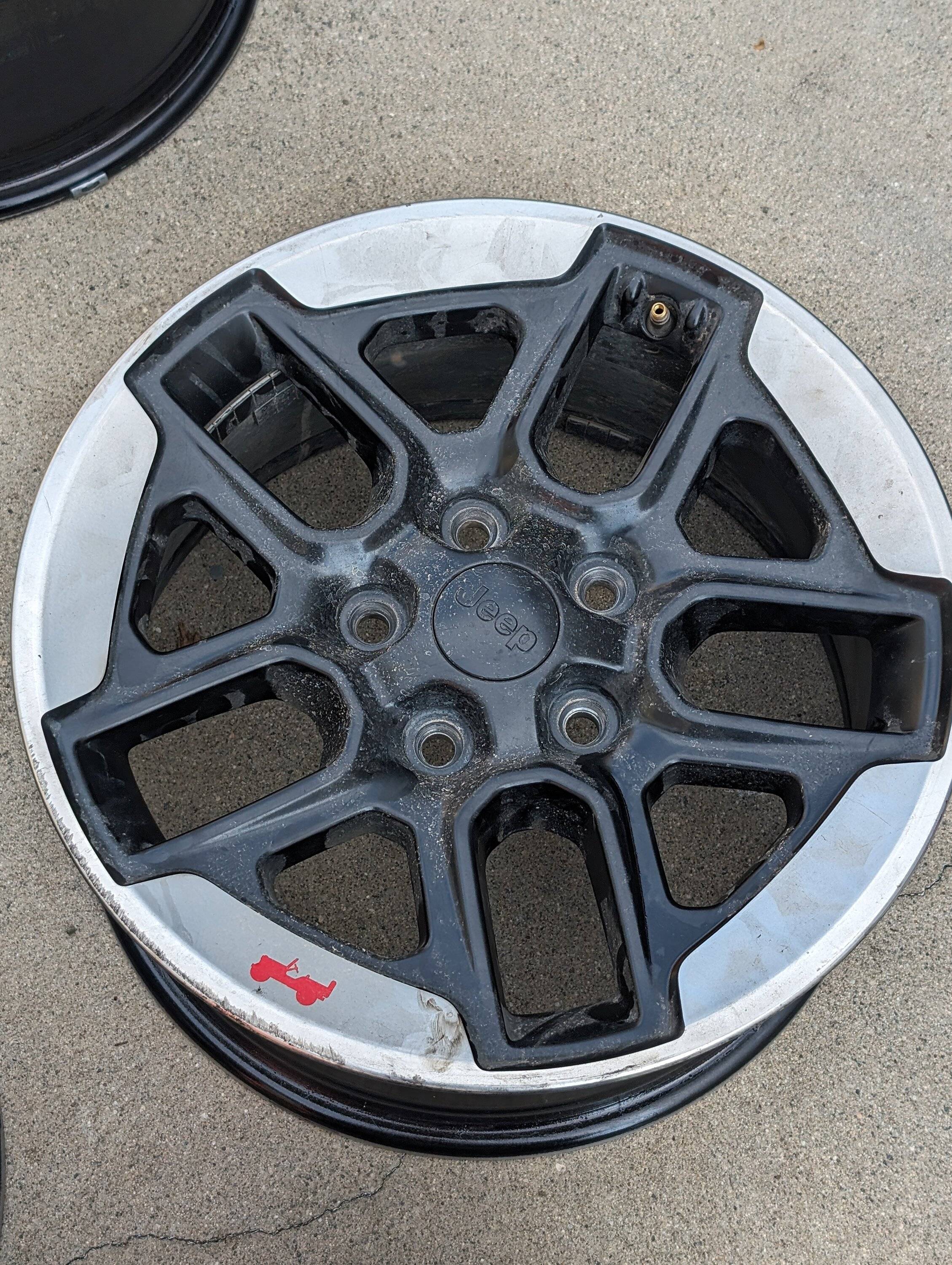 Jeep Wrangler JL 5x 2018 Rubicon Rims - $100 PXL_20231226_220721061