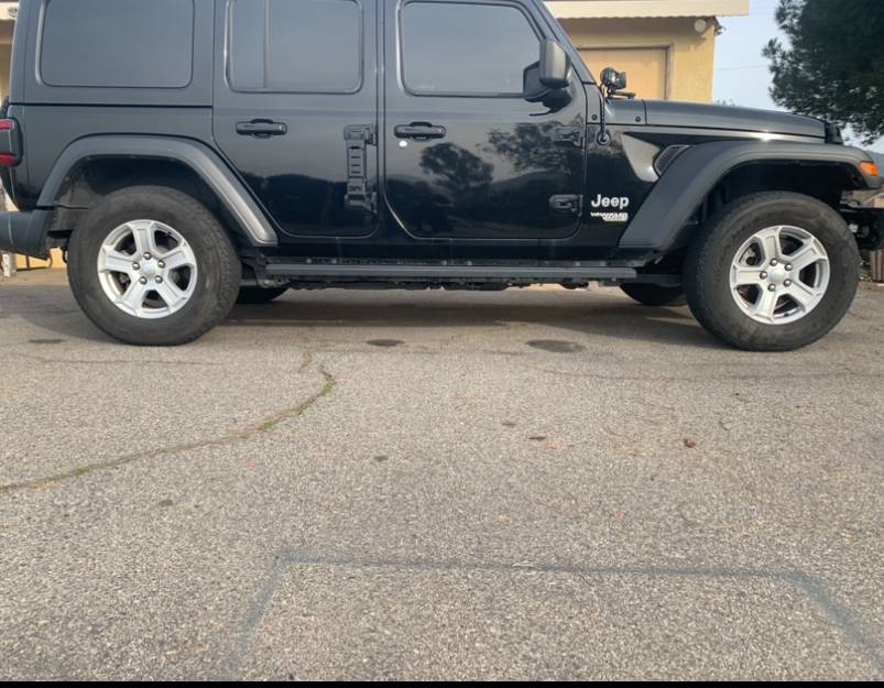 Jeep Wrangler JL Look for a trail buddy 1703952393158