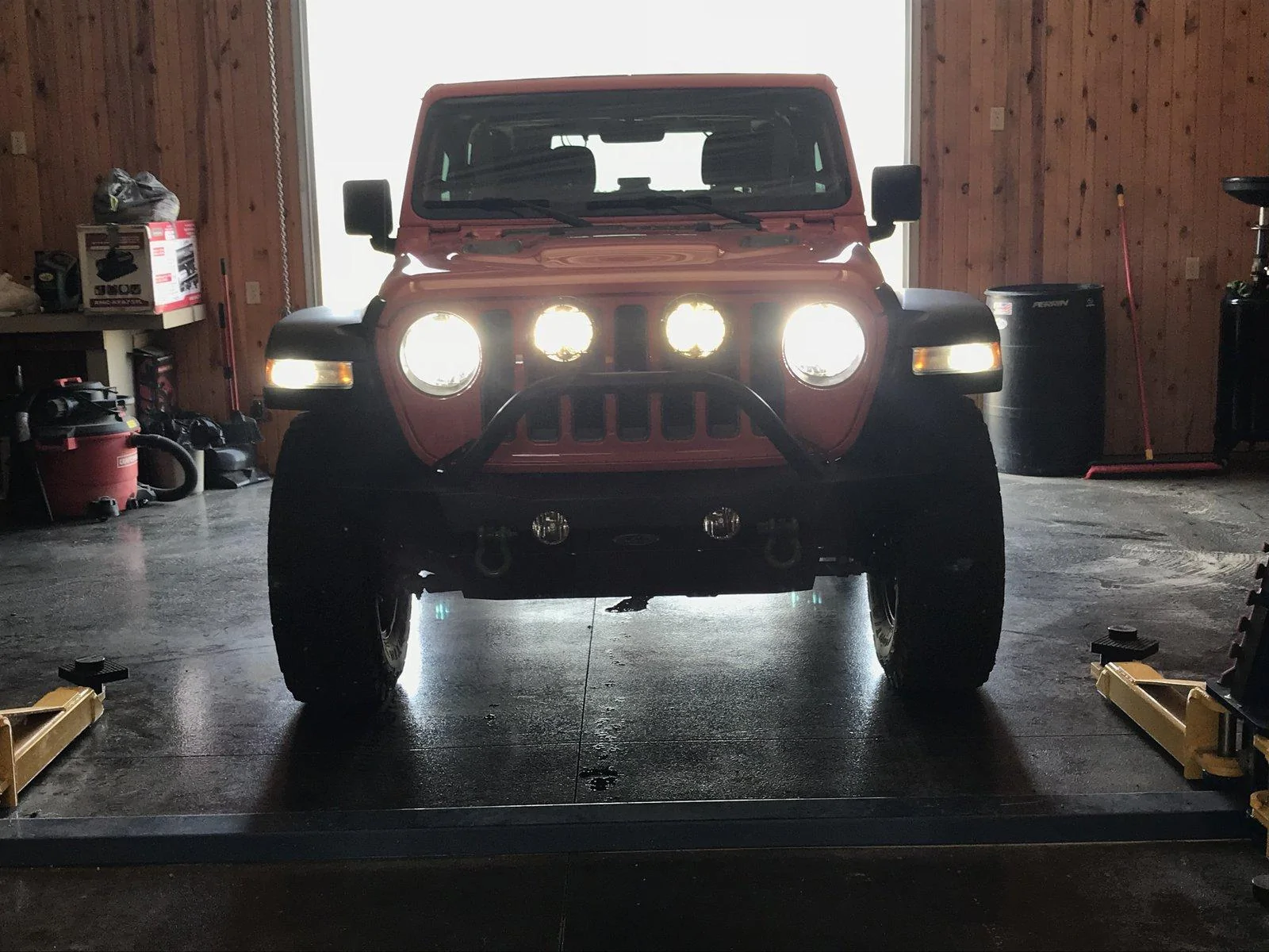 Jeep Wrangler JL Tapping high beam for relay trigger. AFC201B2-2443-40C3-B910-F7C5F74E077F