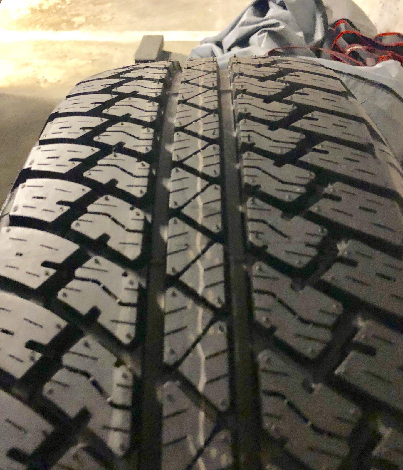 Jeep Wrangler JL 5 takeoff wheels and tires A99ADE5C-8790-4F32-A64D-84DF0D2264F5