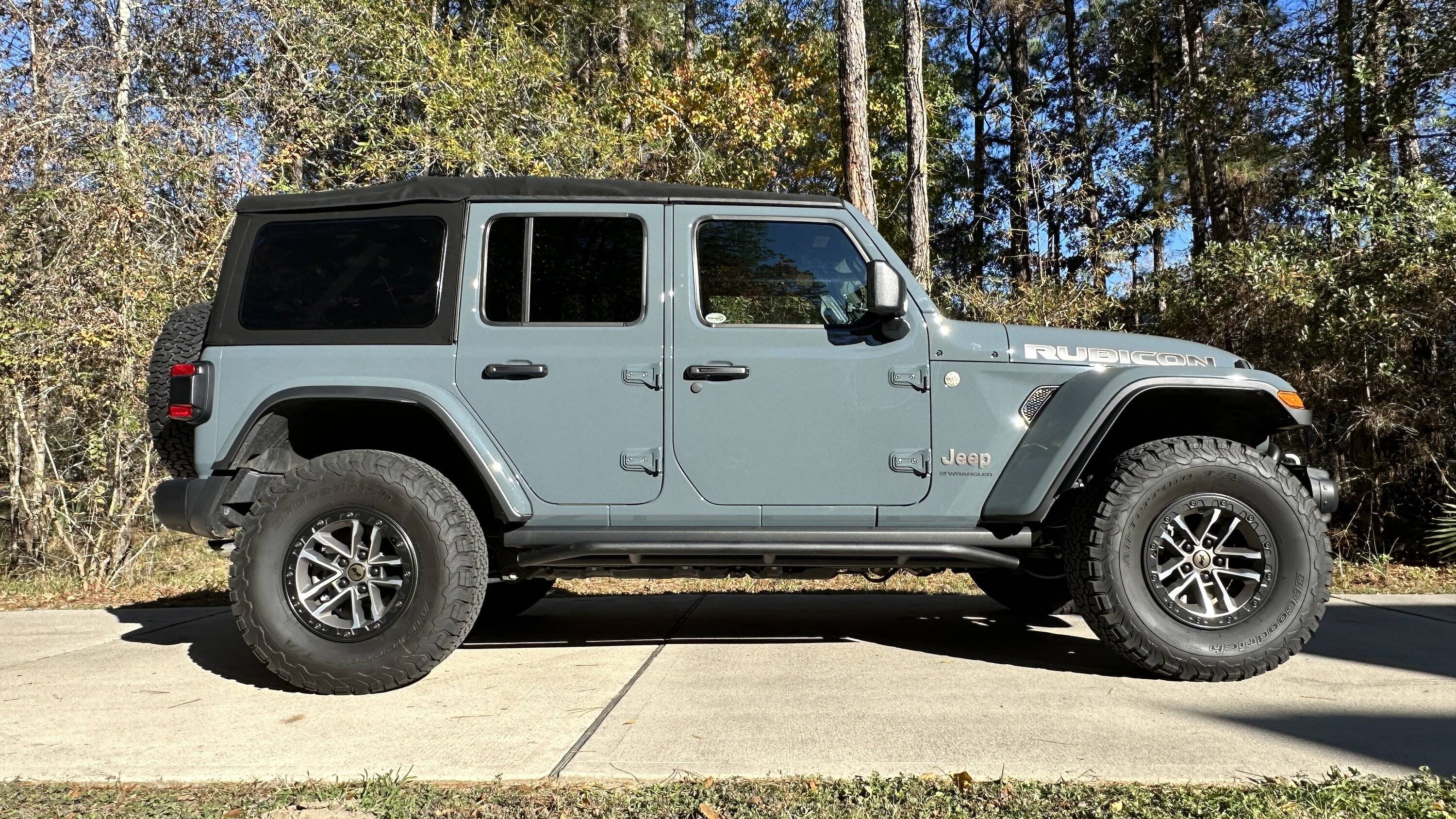 Jeep Wrangler JL Looking for side steps/rock sliders. Lets see them IMG_4232.JPG