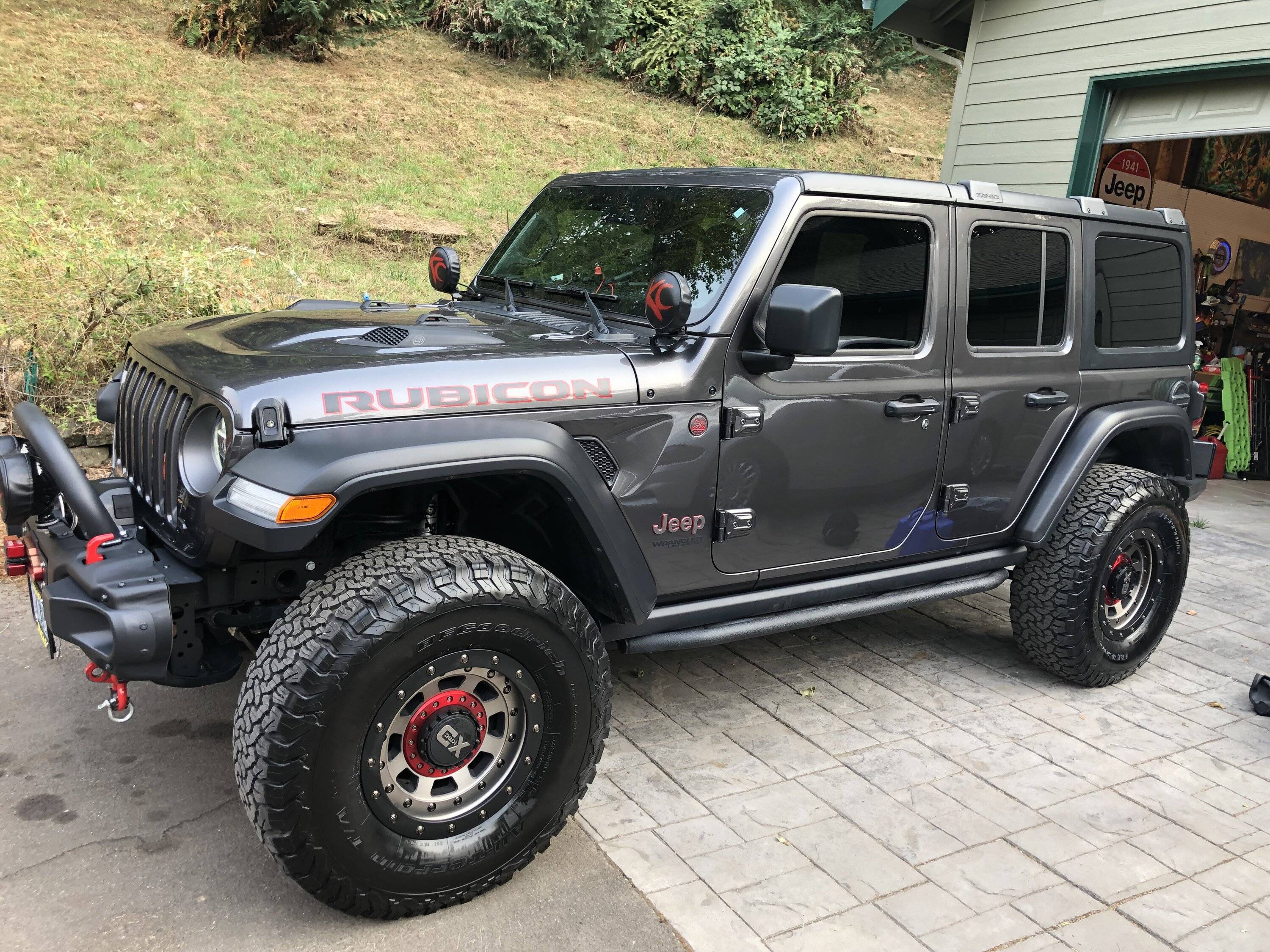 Jeep Wrangler JL Looking for side steps/rock sliders. Lets see them IMG_0575