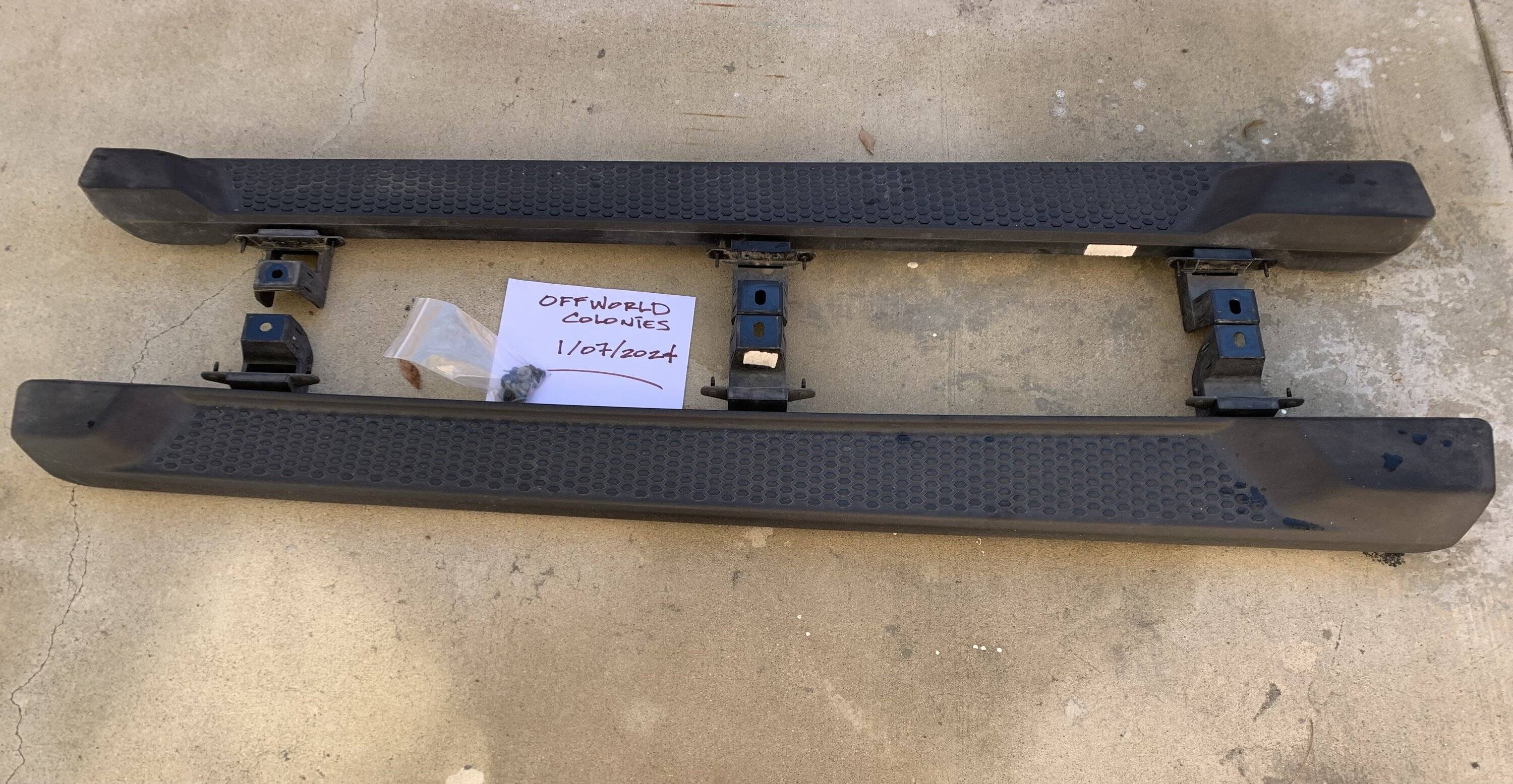 Jeep Wrangler JL OEM 4 Door running boards side steps IMG_3699