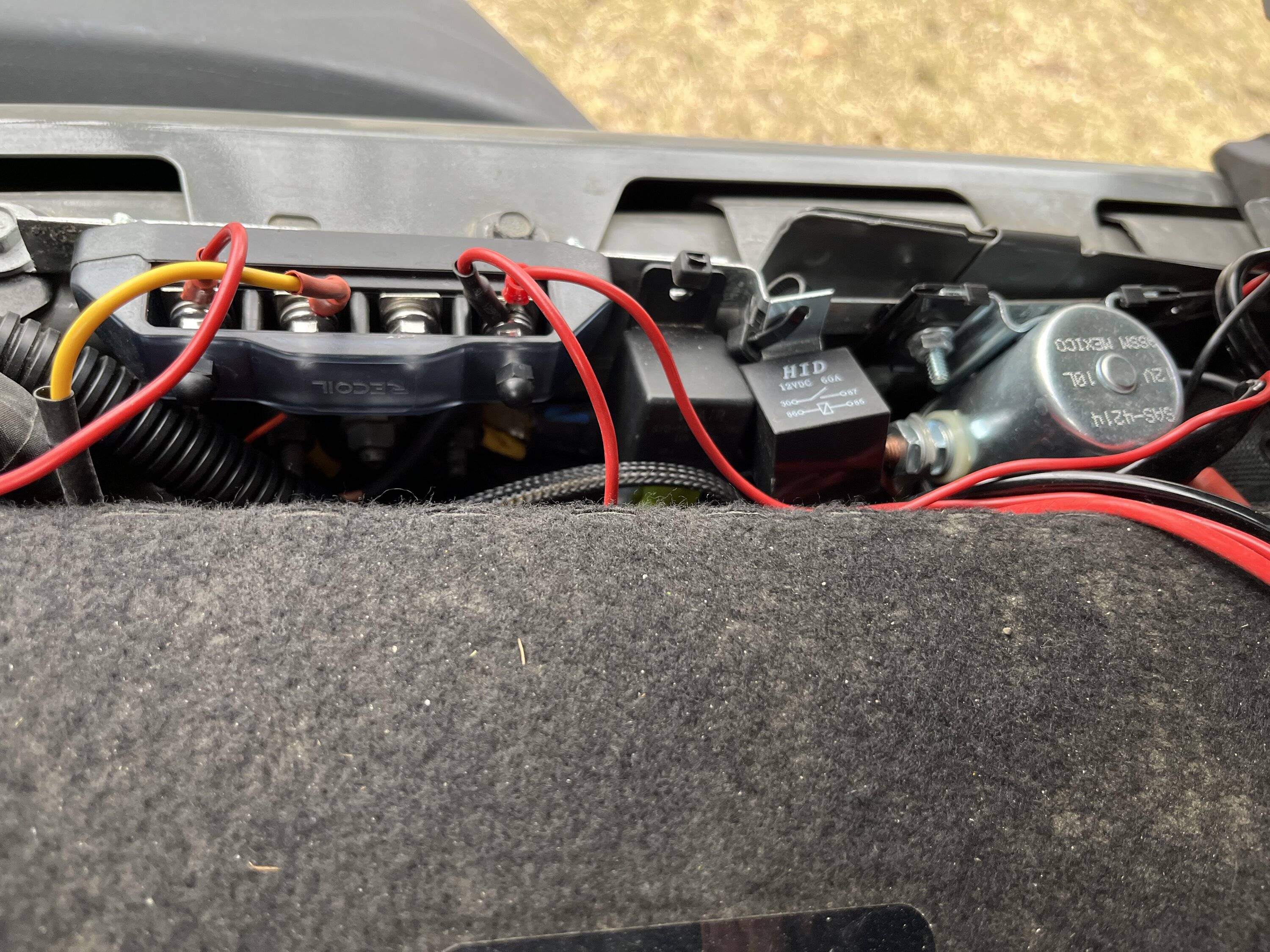 Jeep Wrangler JL Headlight high-beam splice point IMG_2091