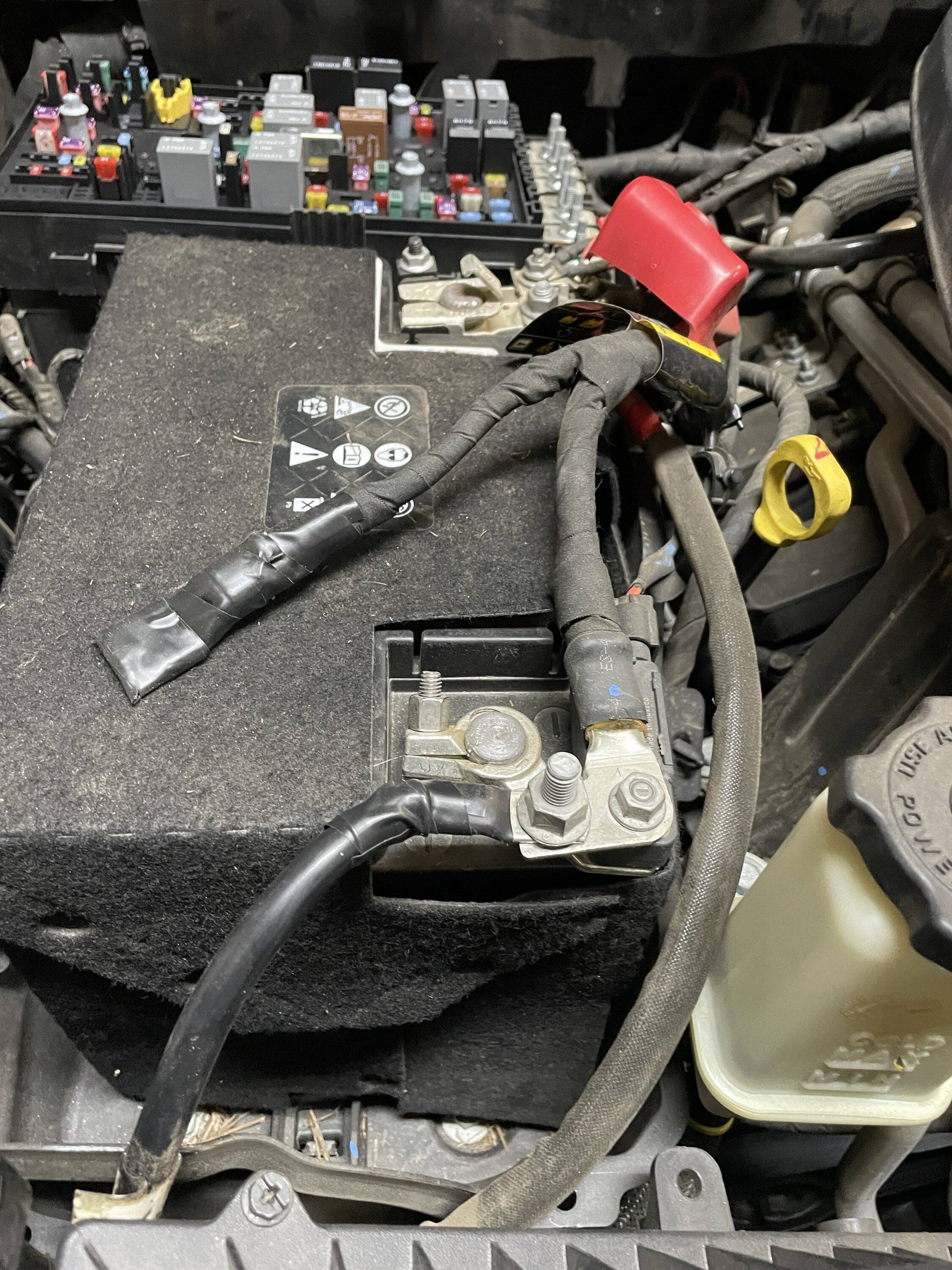 Jeep Wrangler JL Stalling and engine icon after pulling fuse 42 IMG_8044