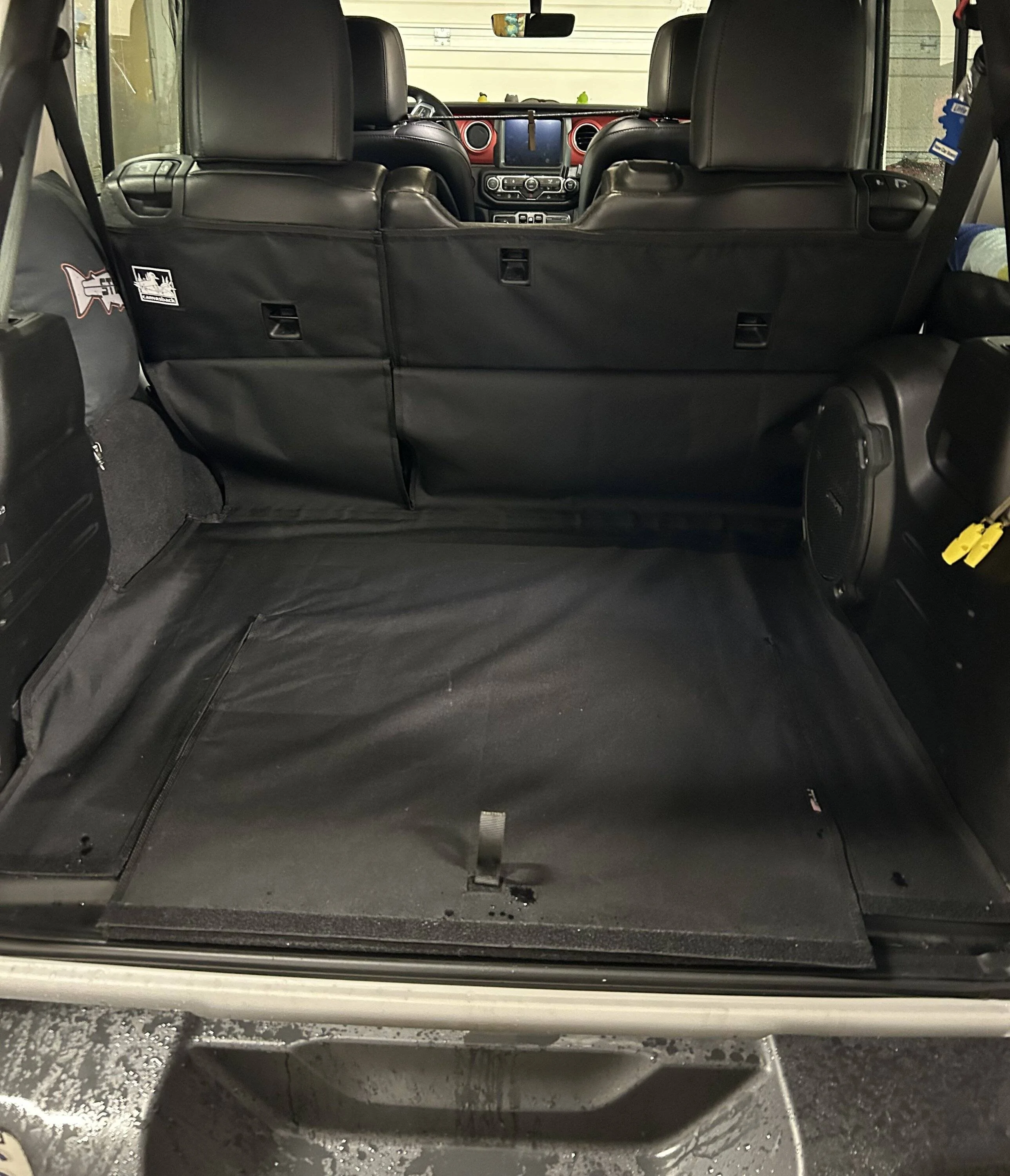 Jeep Wrangler JL New rear cargo mats? IMG_0513