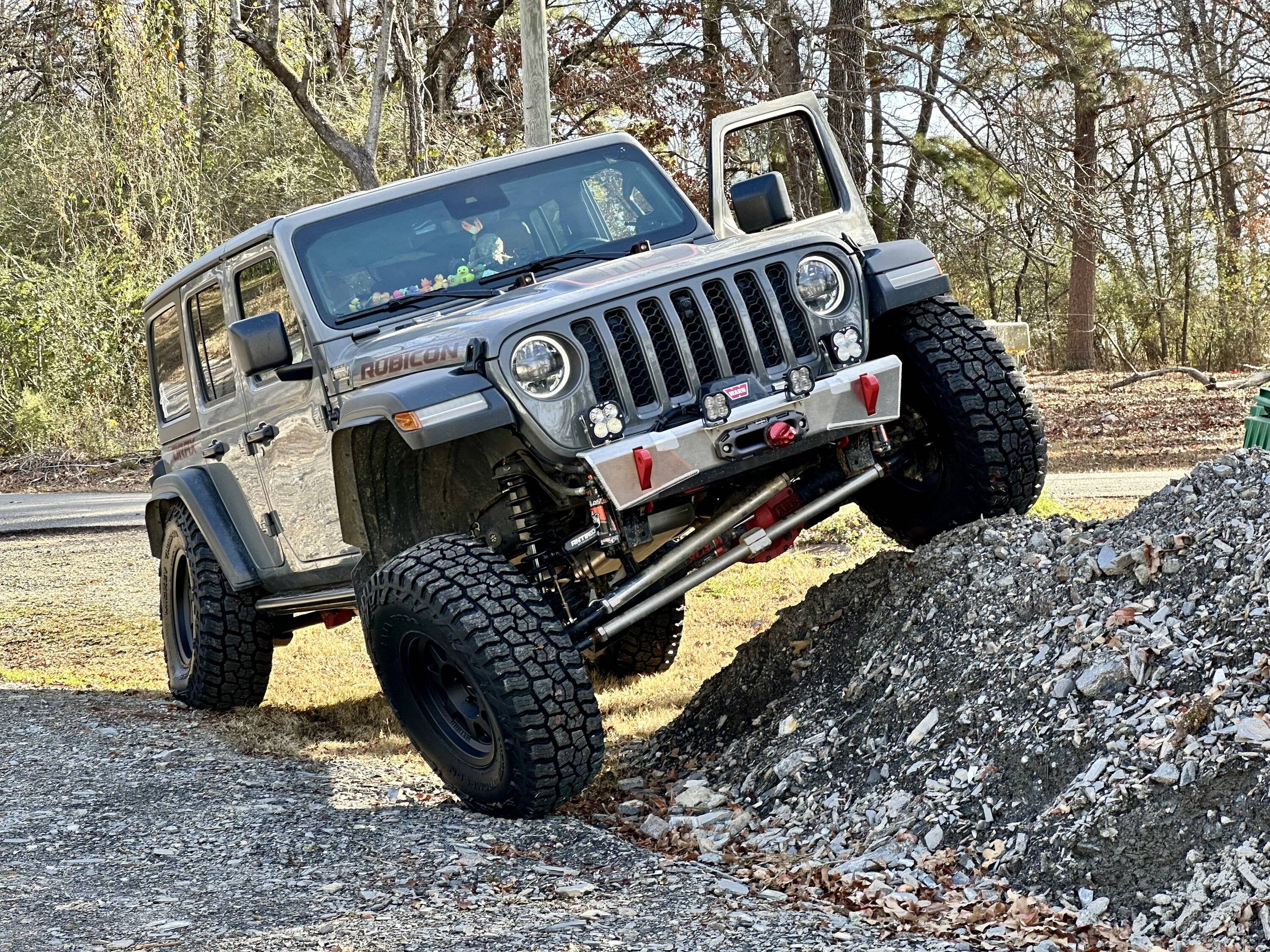 Jeep Wrangler JL Ideal Shock Valving for AntiRocks IMG_6804