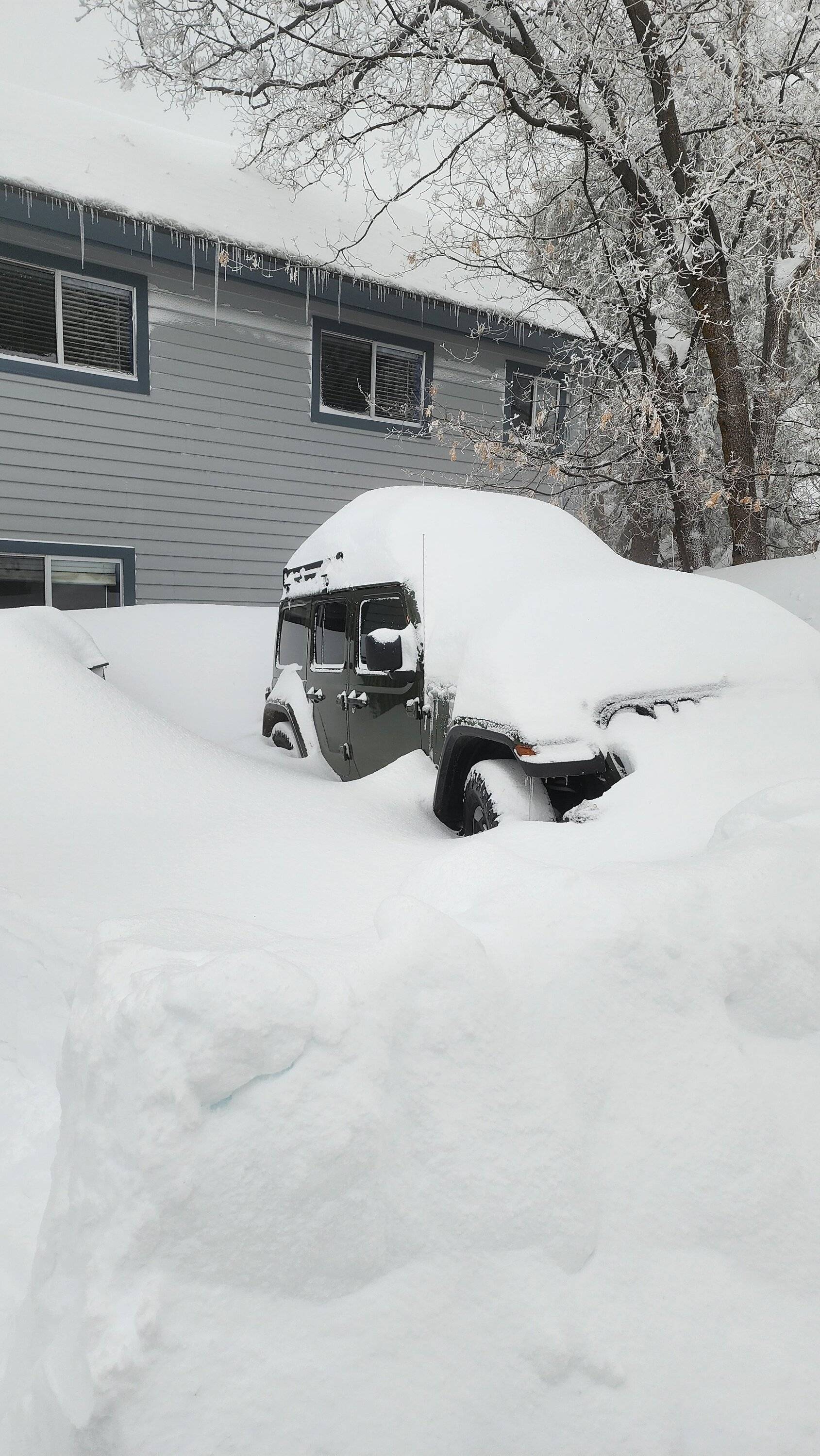 Jeep Wrangler JL Jeep winter storm prep. 20230301_165431