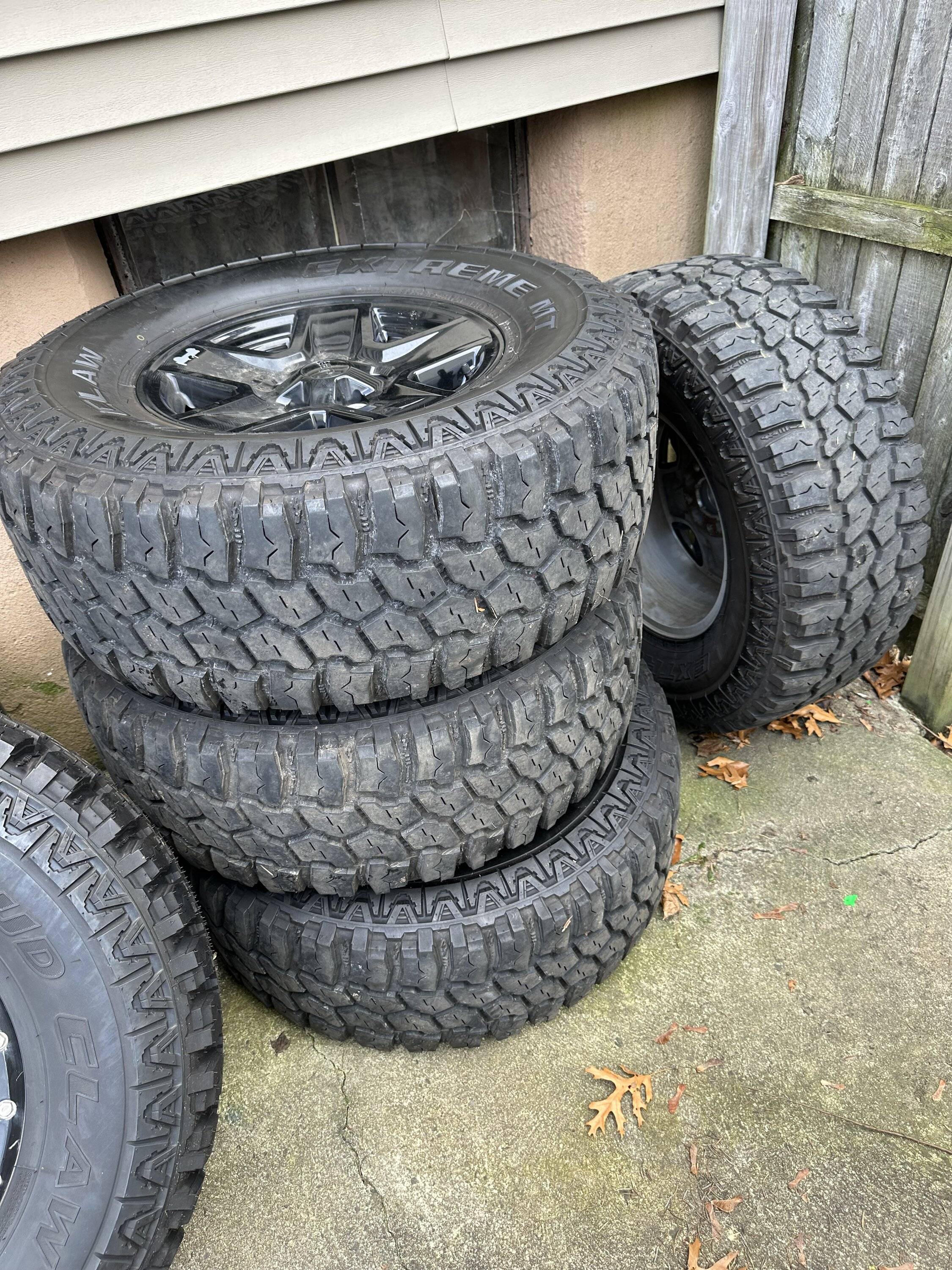 Jeep Wrangler JL 35x12.5x17 IMG_2933