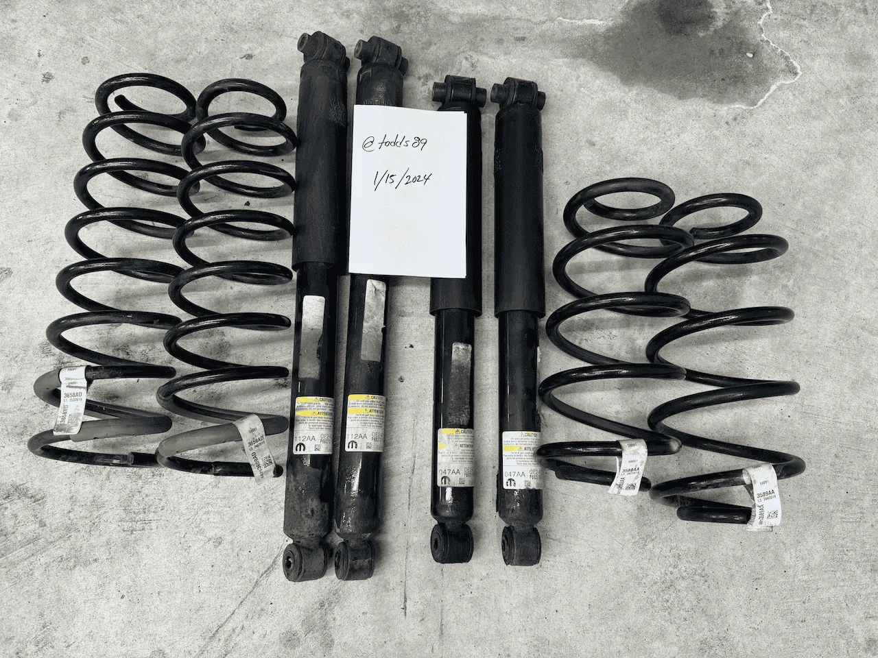 Jeep Wrangler JL JLU Sahara Springs /Shocks - $75 tempImageOosdns