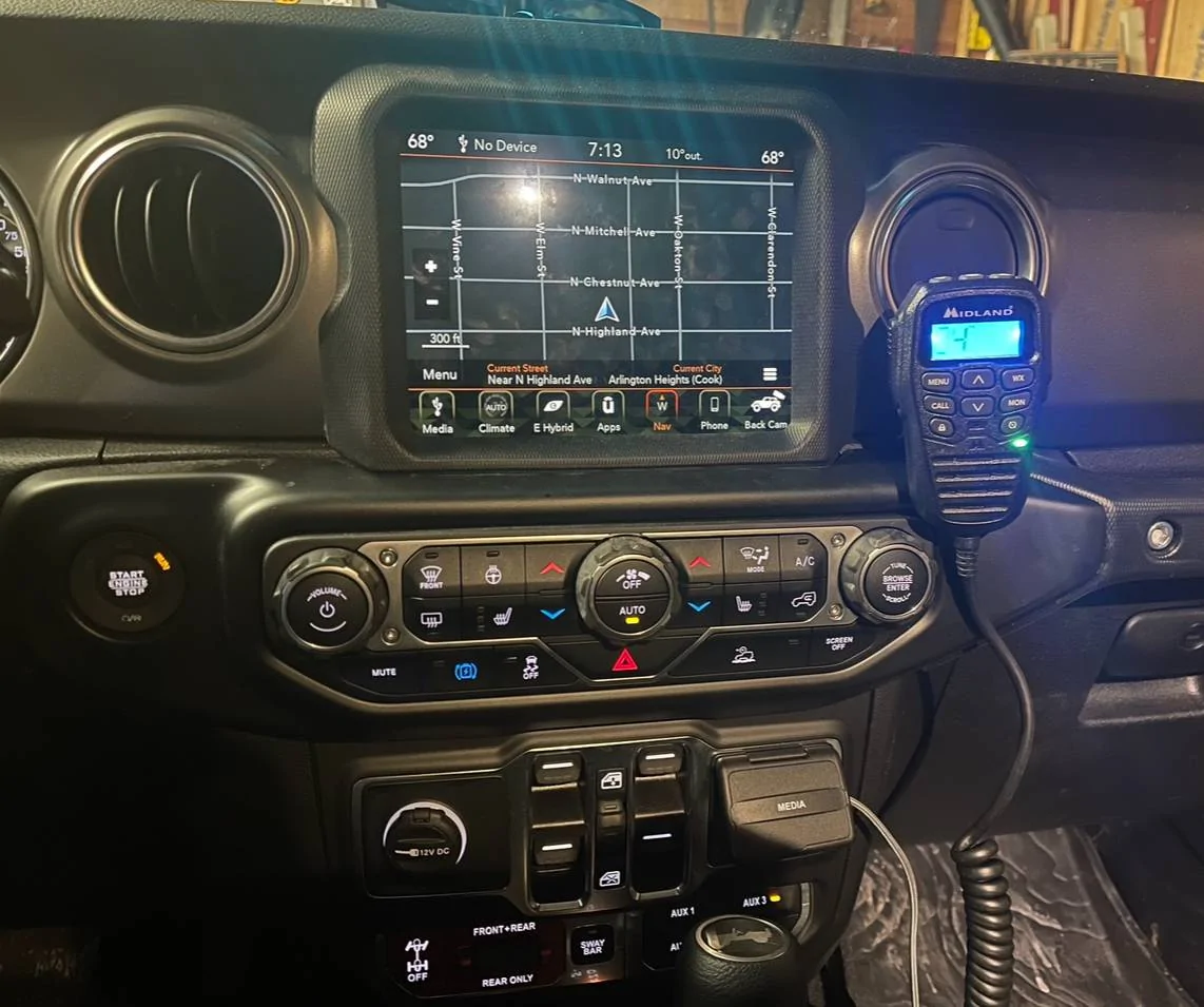 Jeep Wrangler JL GMRS radio mounts IMG_8102