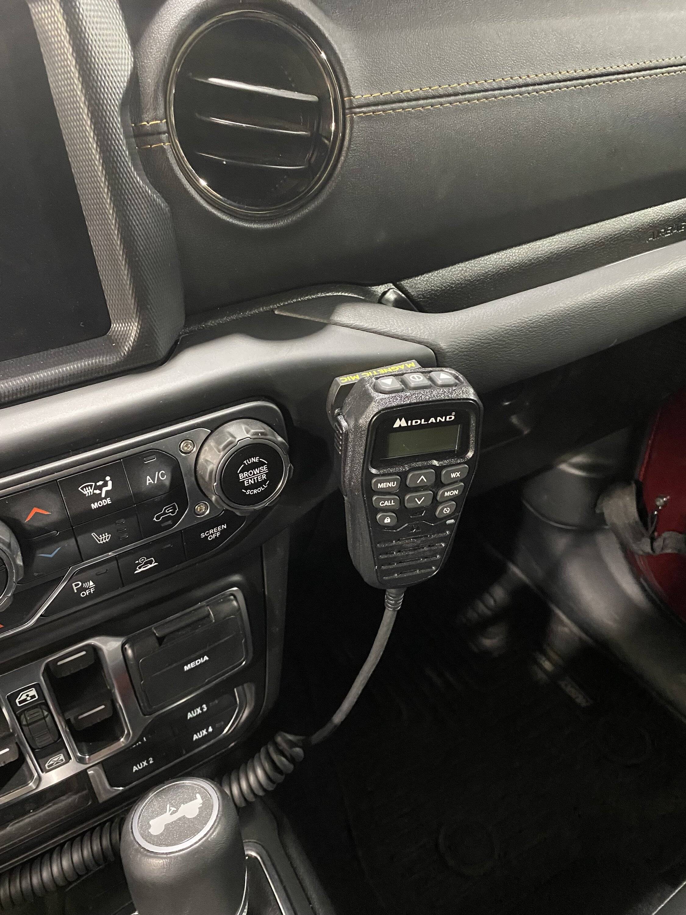 Jeep Wrangler JL GMRS radio mounts IMG_4899