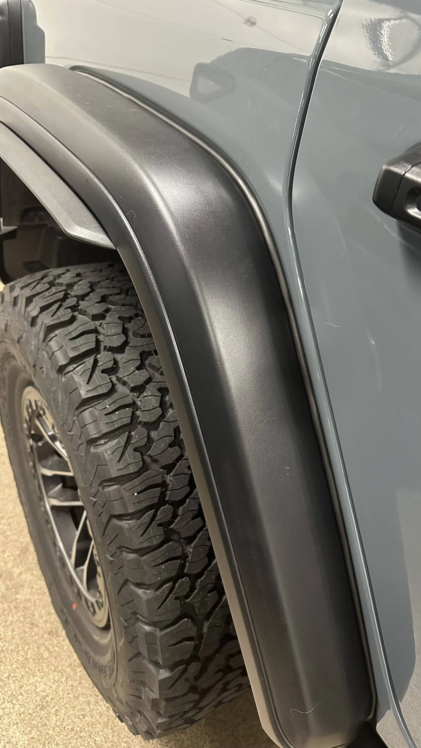 Jeep Wrangler JL Rocks behind fender flares IMG_6445