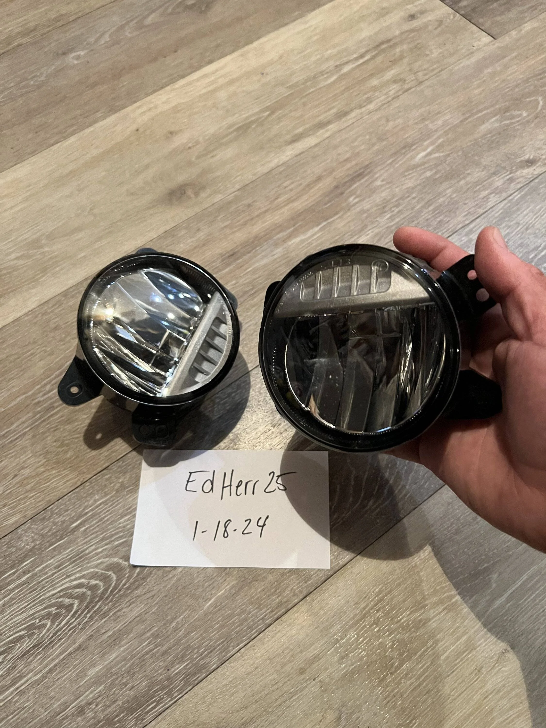 Jeep Wrangler JL FOG LIGHTS OEM LED 5E153A19-DC8F-4E97-A699-019A3CBF007F