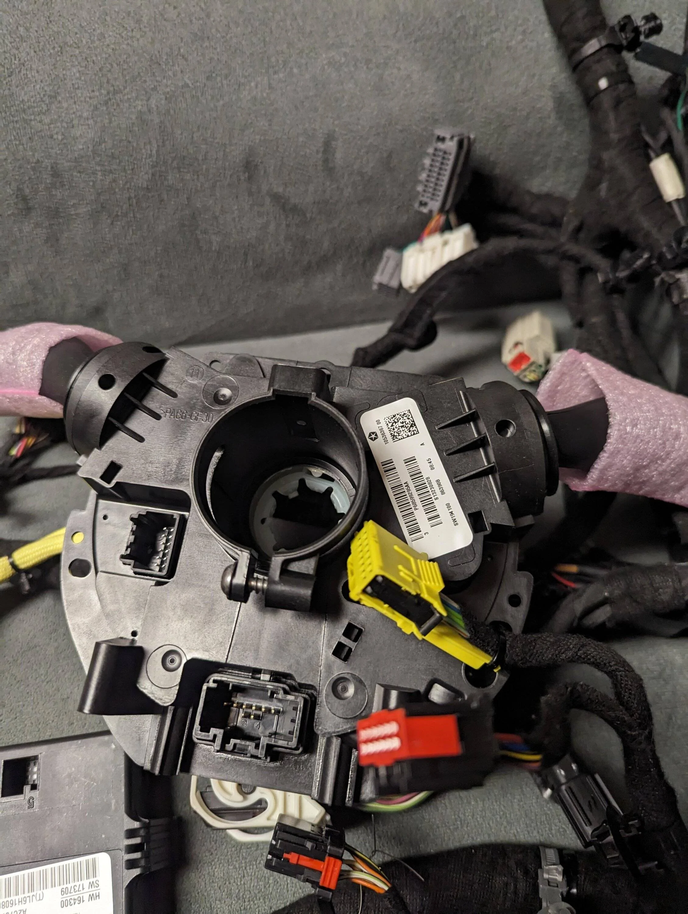 Jeep Wrangler JL Heated Steering Wheel - It can be done. connectors to steering column