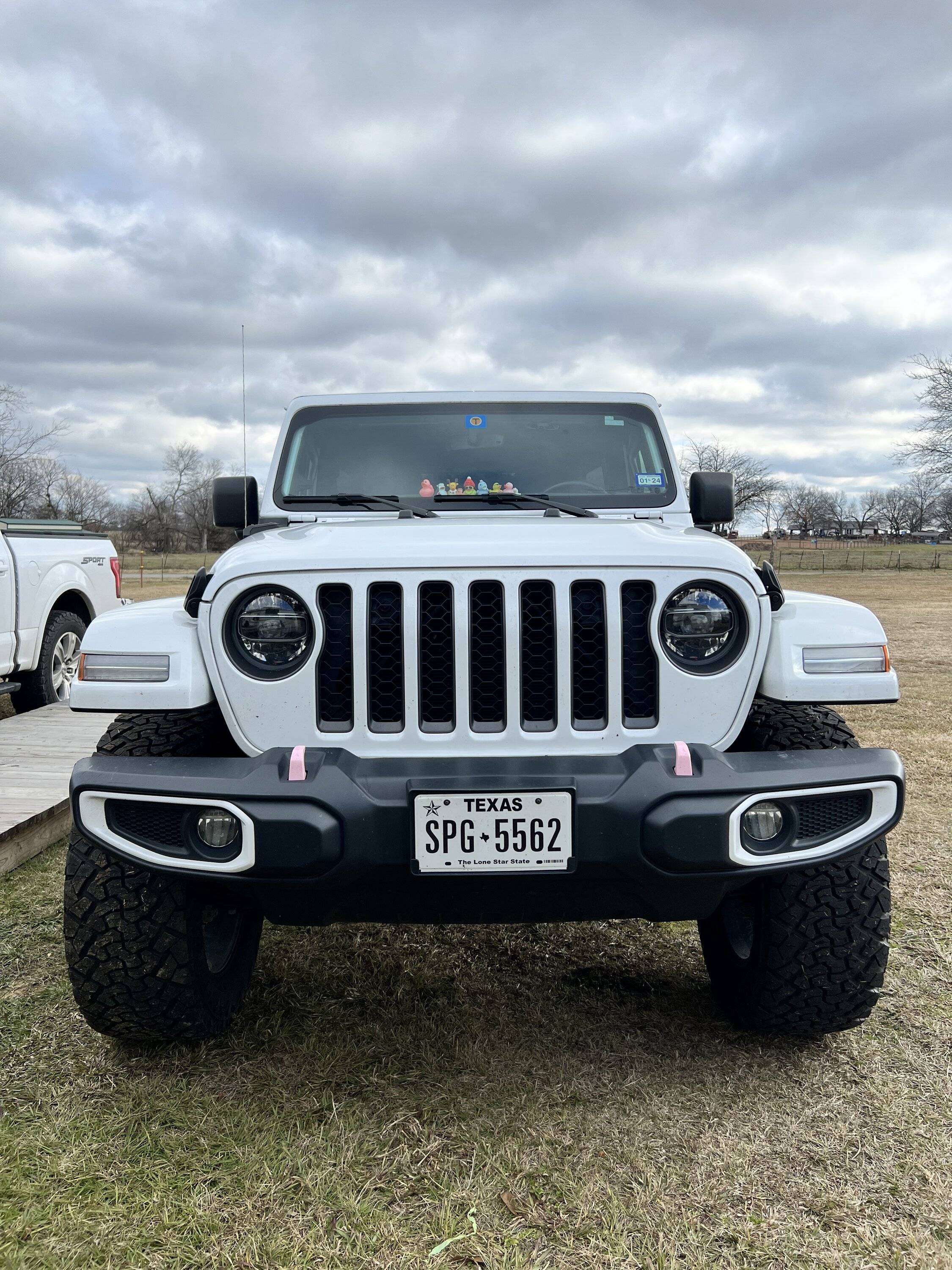 Jeep Wrangler JL FOG LIGHTS OEM LED 470EB8EB-968A-4C92-A561-5A55458C8C5A