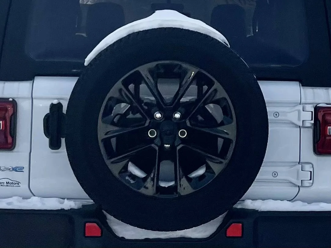 Jeep Wrangler JL Help IDing these OEM wheels... IMG_7503