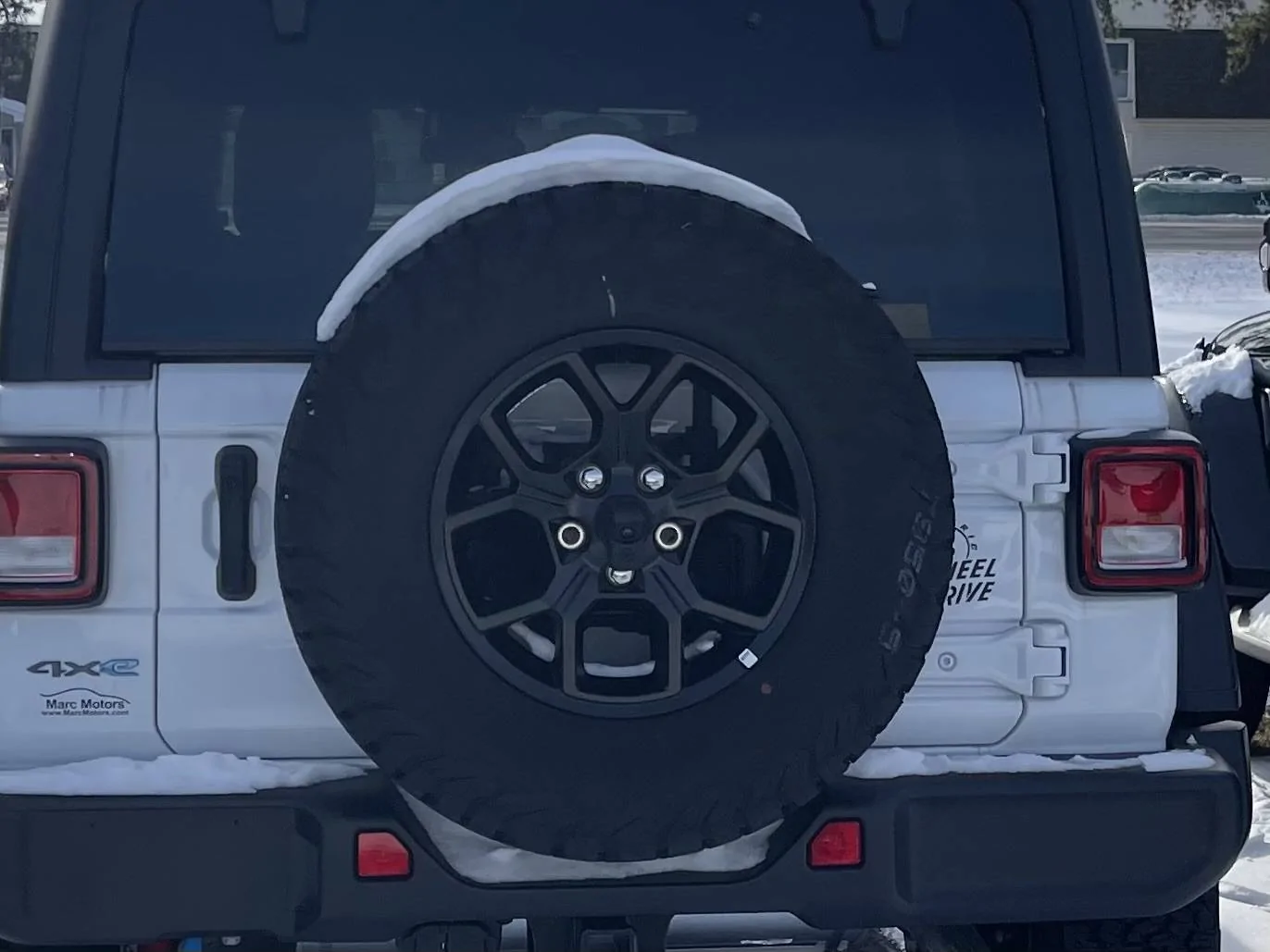 Jeep Wrangler JL Help IDing these OEM wheels... IMG_7507