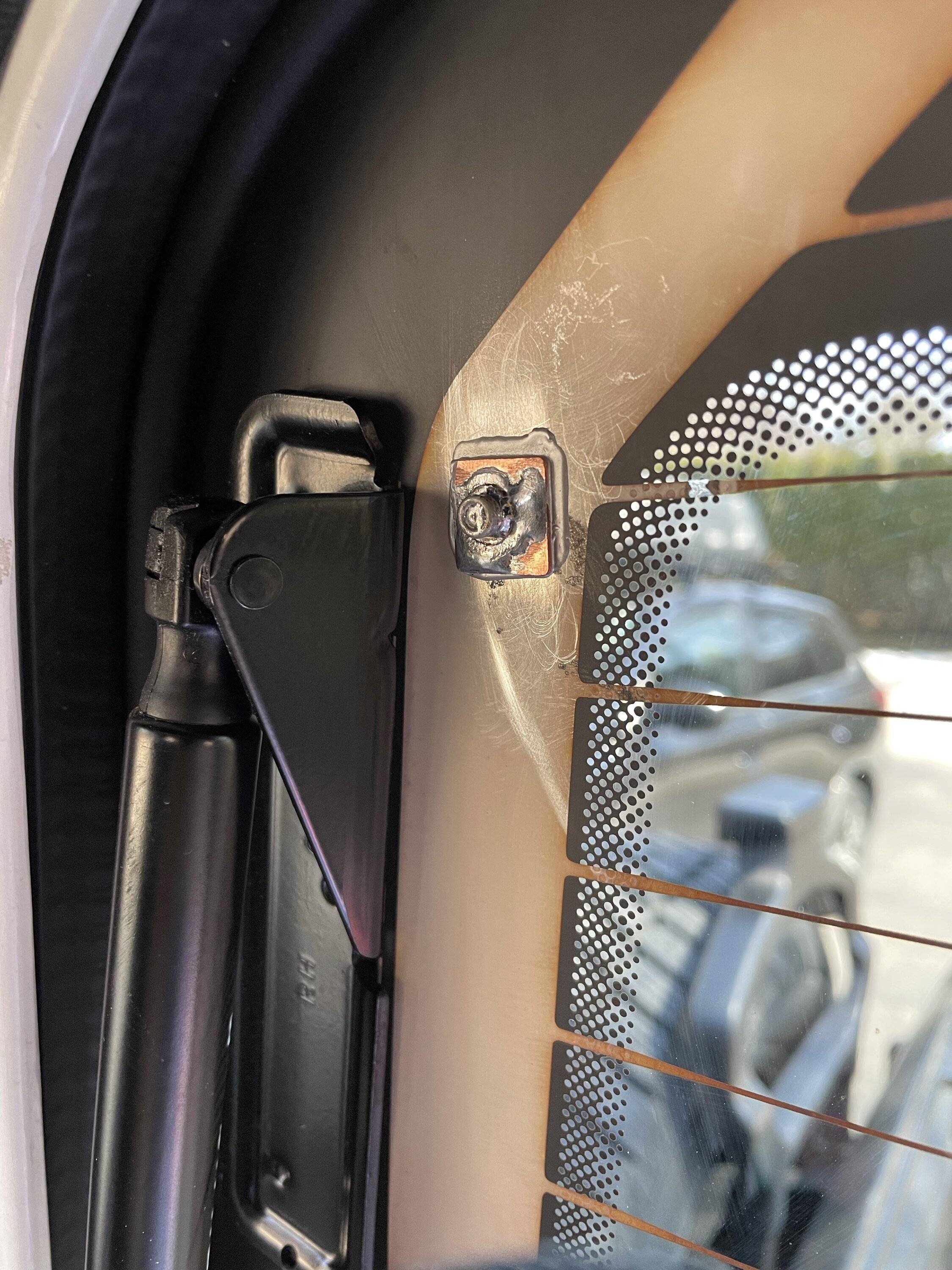Jeep Wrangler JL Rear Defroster Scorching... IMG_3238