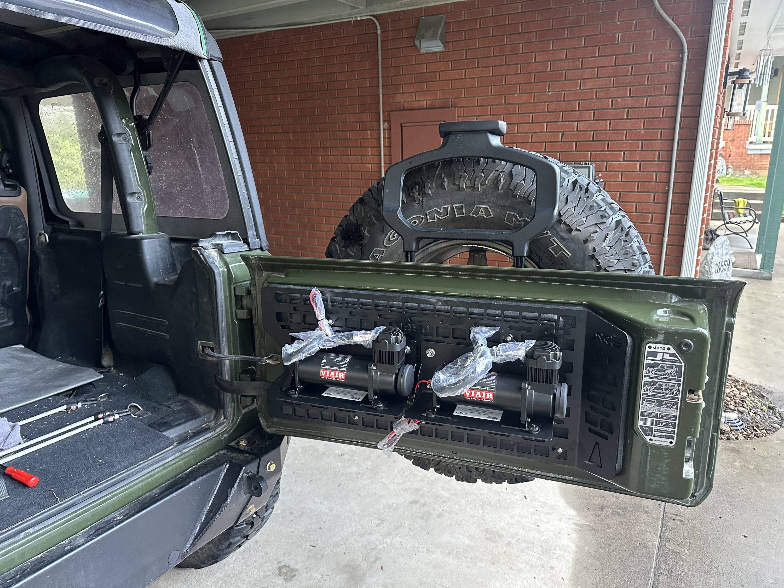 Jeep Wrangler JL Viair 444c dual compressor install 2Door IMG_4822