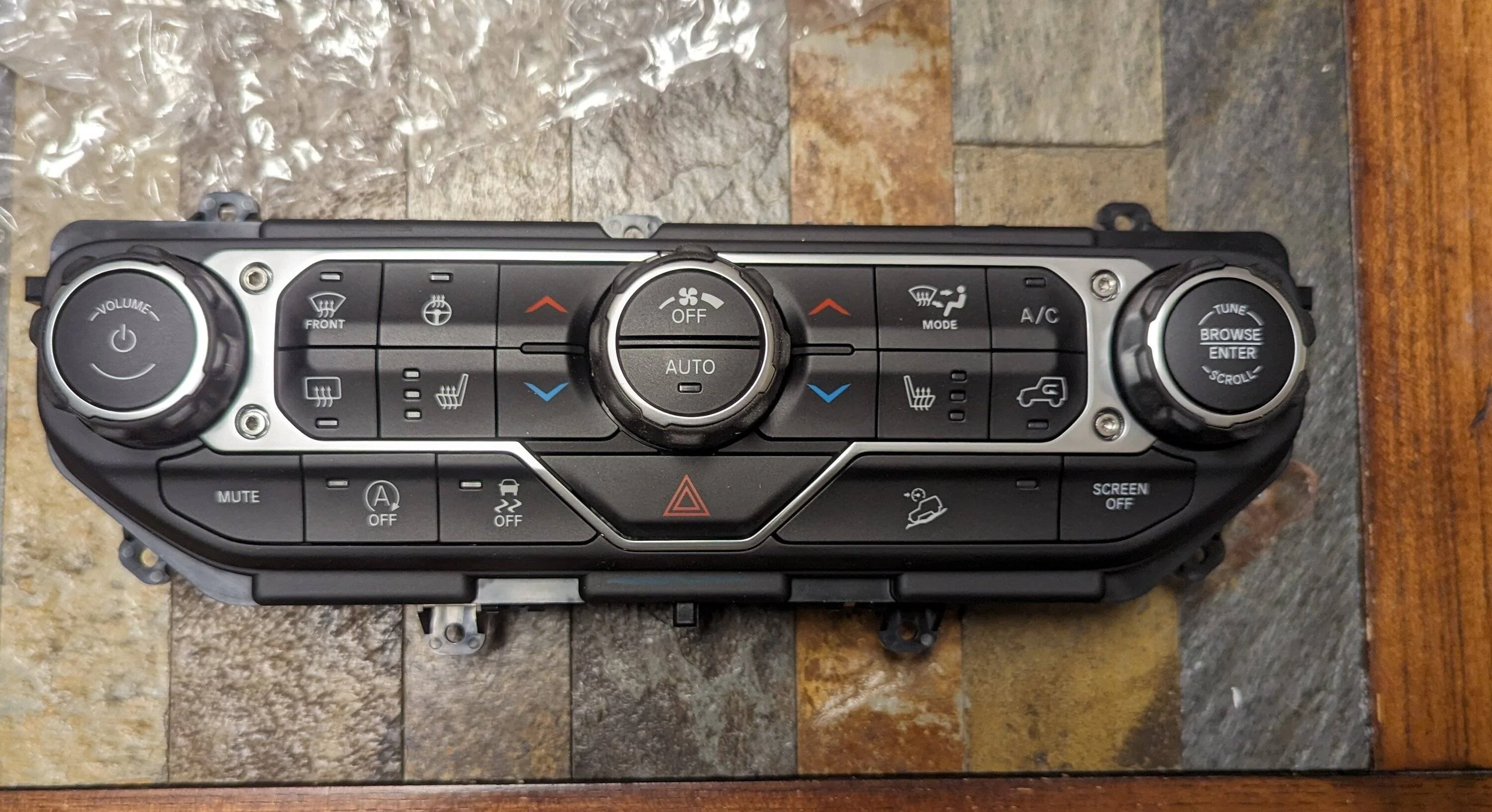 Jeep Wrangler JL Heated Steering Wheel - It can be done. 6SX71DX9AB  Center Stack 2020 JLU