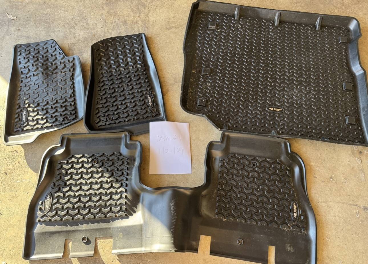 Jeep Wrangler JL Rugged Ridge Floor Mats IMG_0599